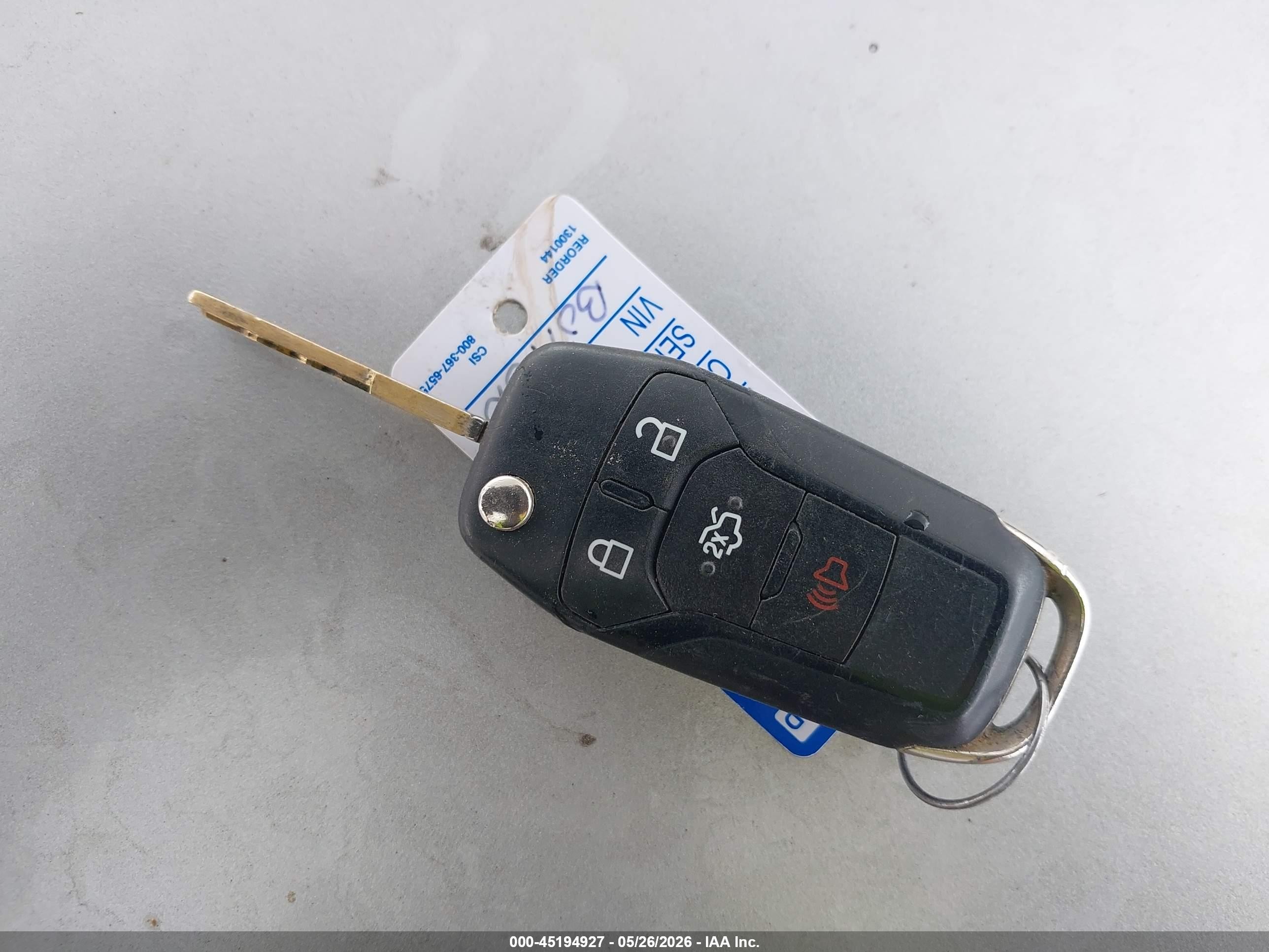 2015 Ford Fusion S Серебряный vin: 3FA6P0G77FR163946