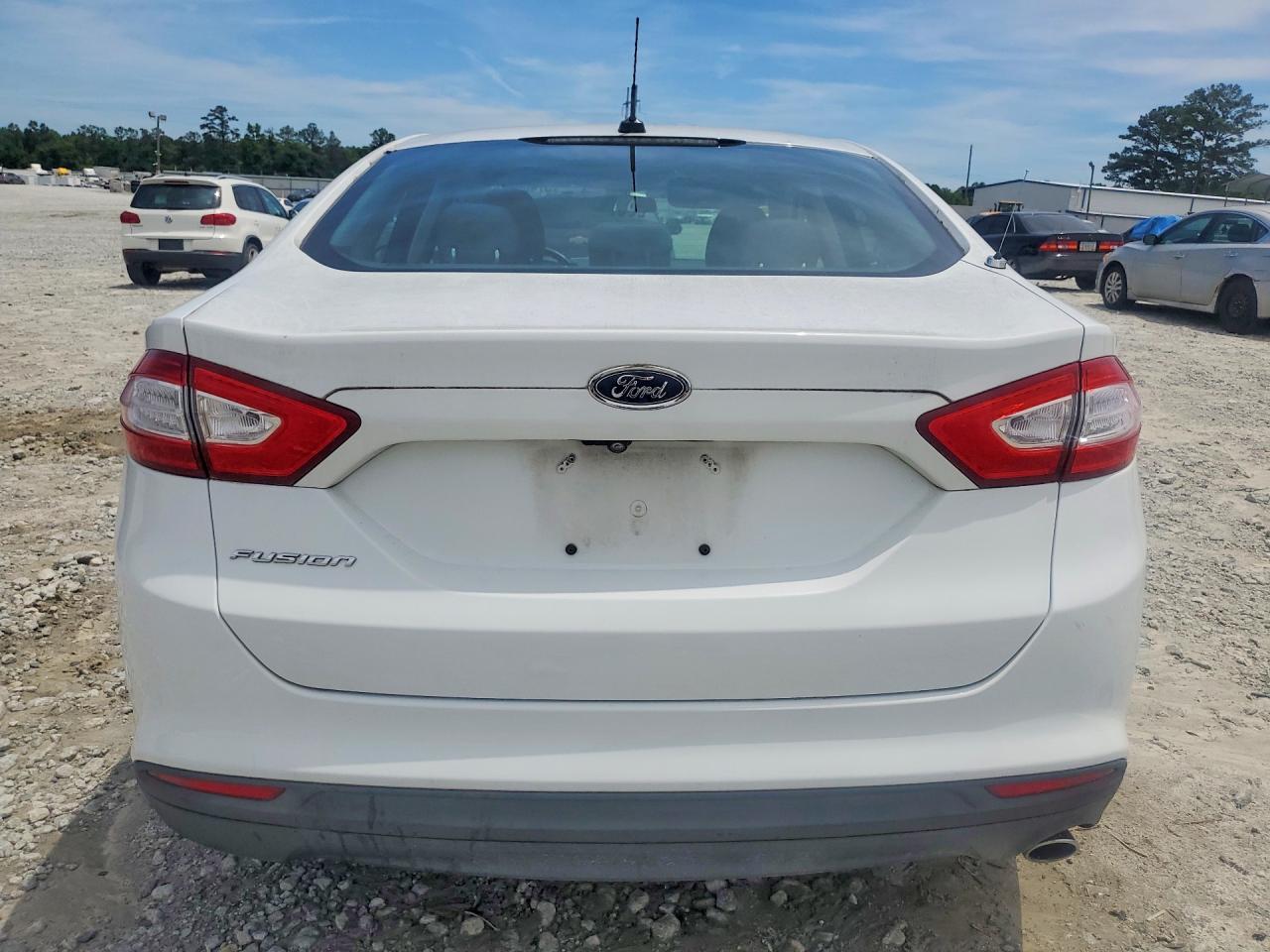 2015 Ford Fusion S White vin: 3FA6P0G77FR185087