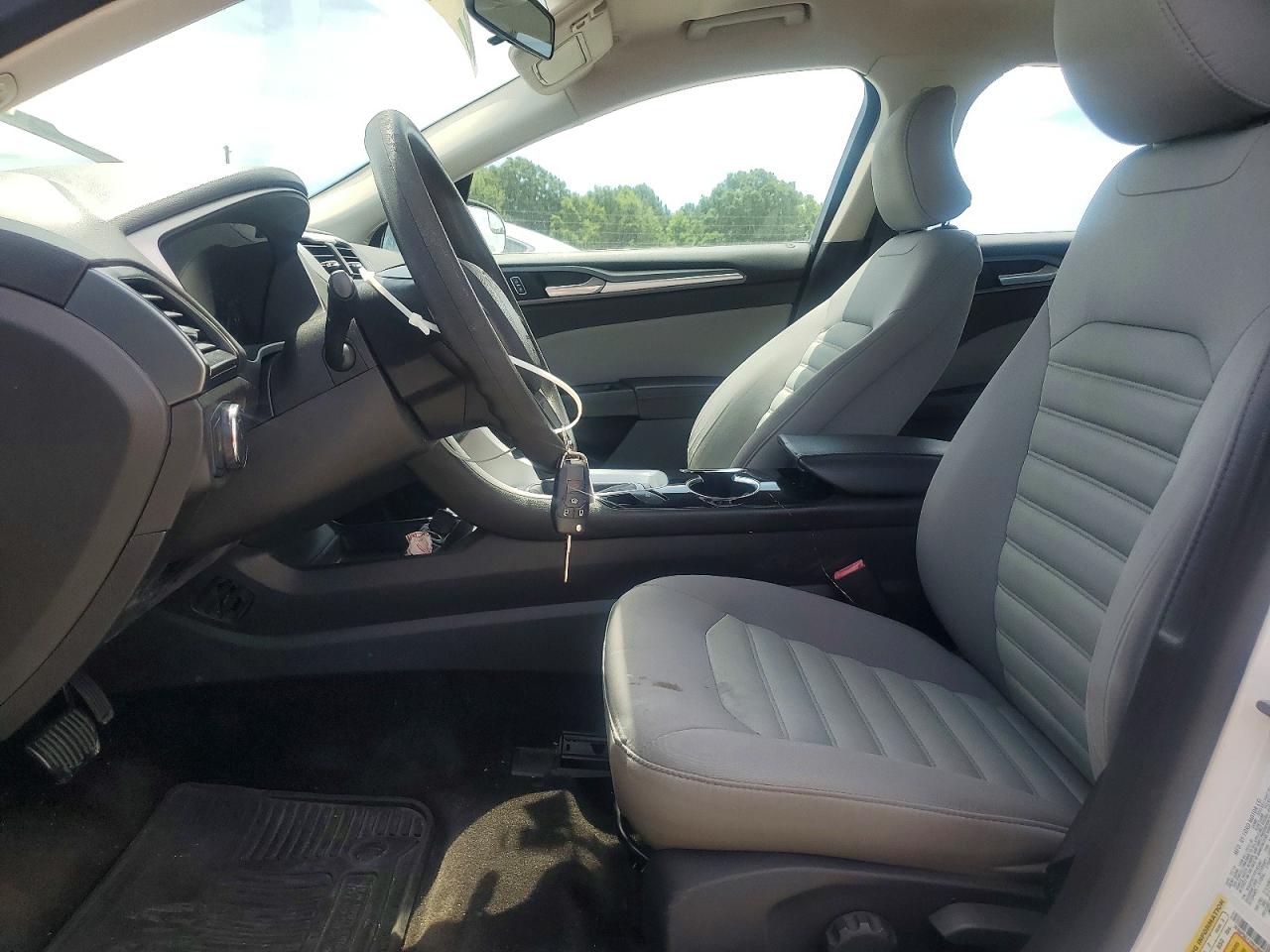 2015 Ford Fusion S White vin: 3FA6P0G77FR185087