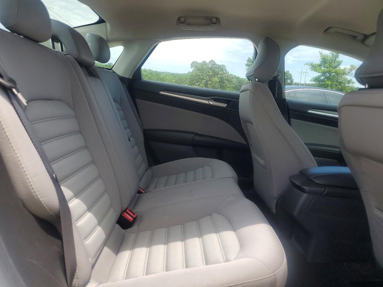 2015 Ford Fusion S White vin: 3FA6P0G77FR185087