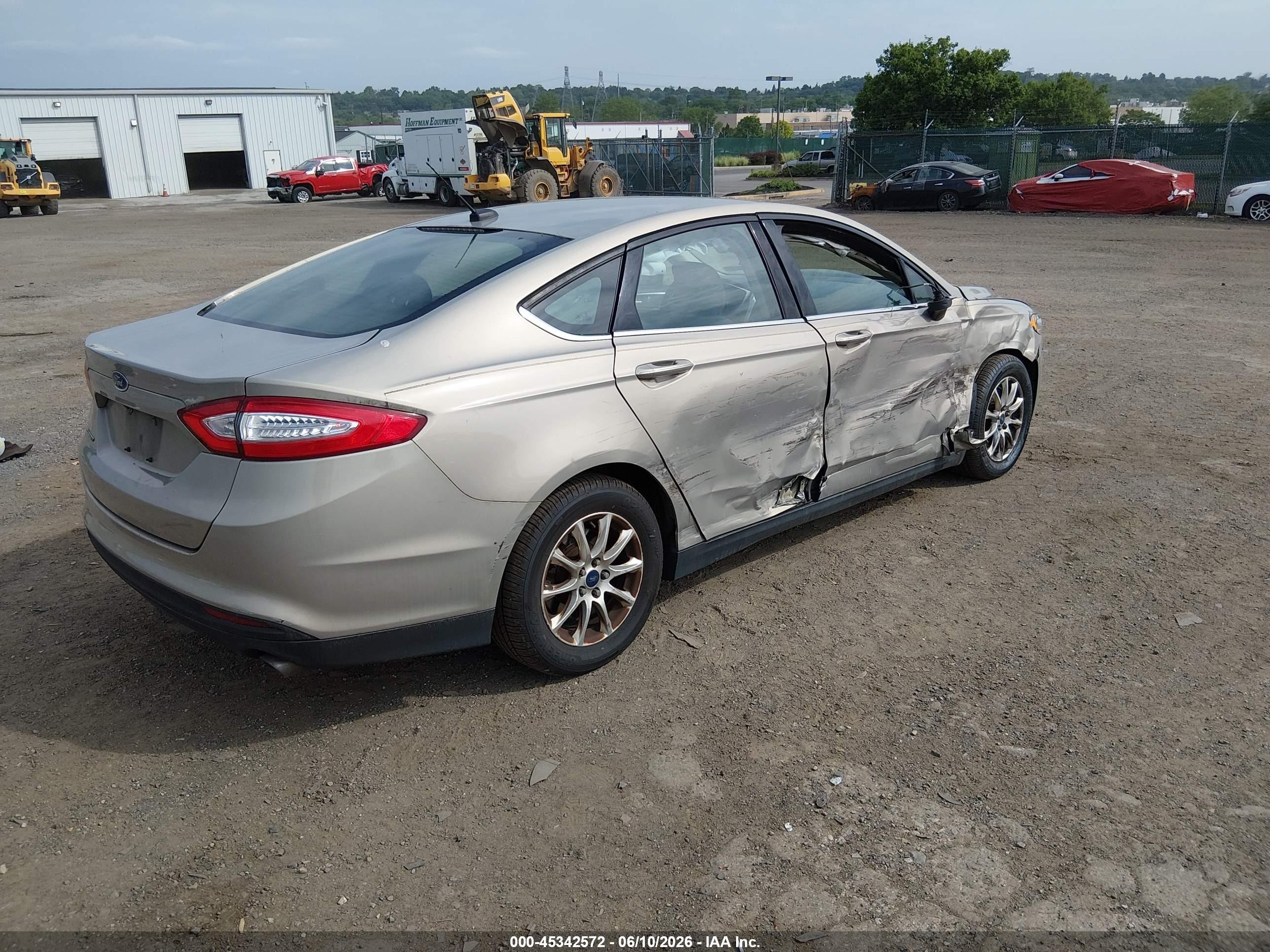 2015 Ford Fusion S Tan vin: 3FA6P0G77FR217519