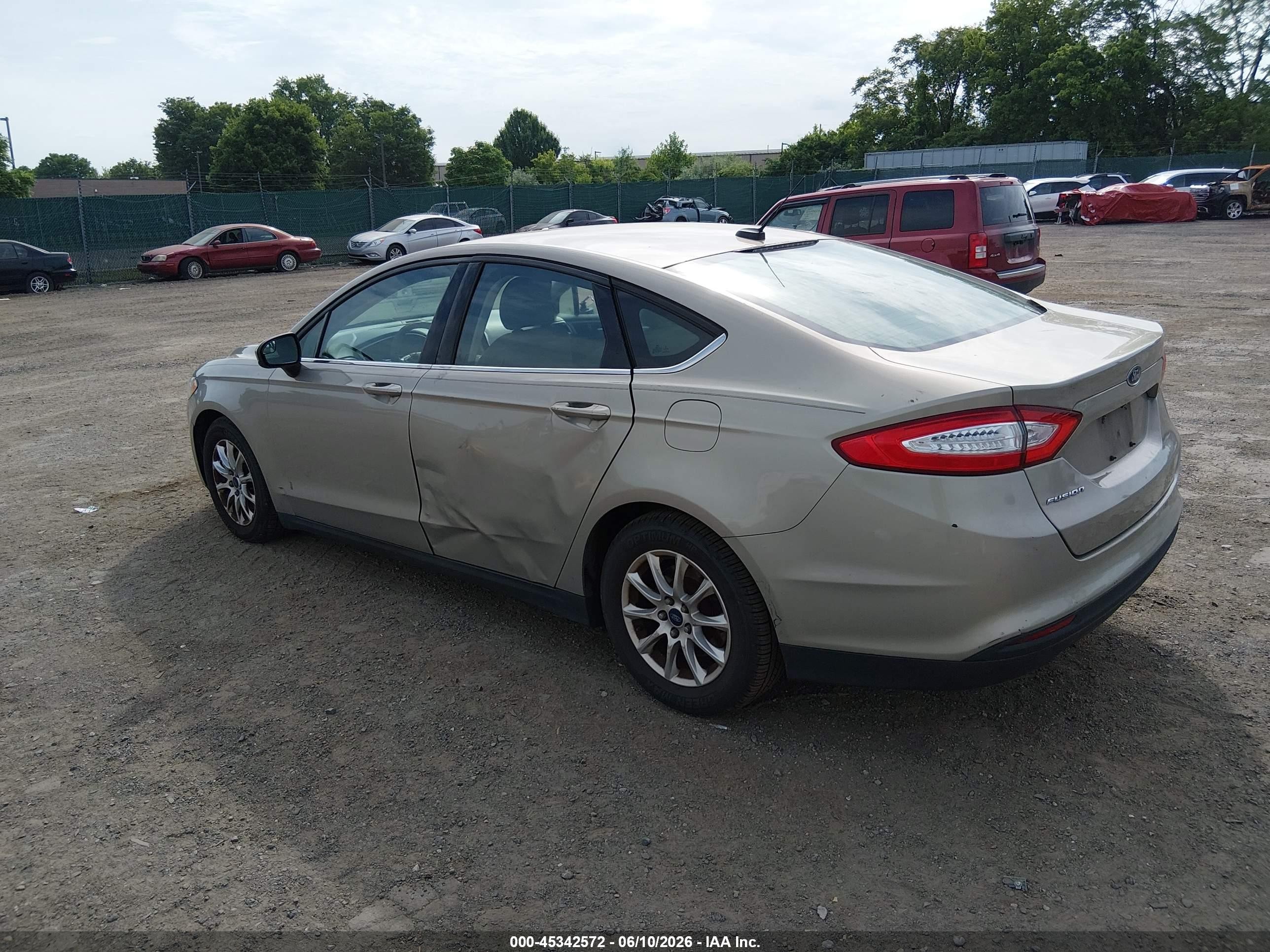 2015 Ford Fusion S Tan vin: 3FA6P0G77FR217519
