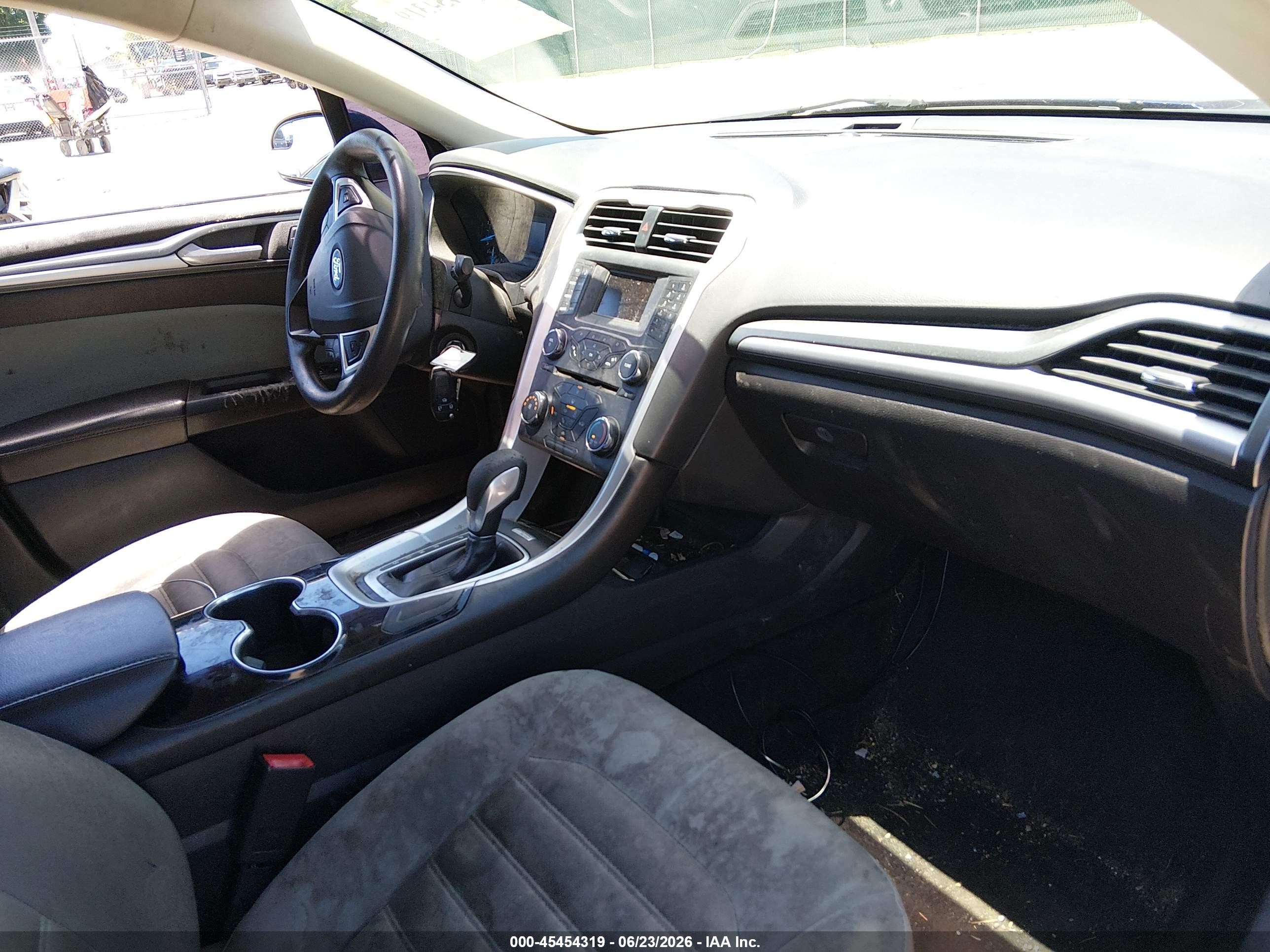 2015 Ford Fusion S Blue vin: 3FA6P0G77FR232683