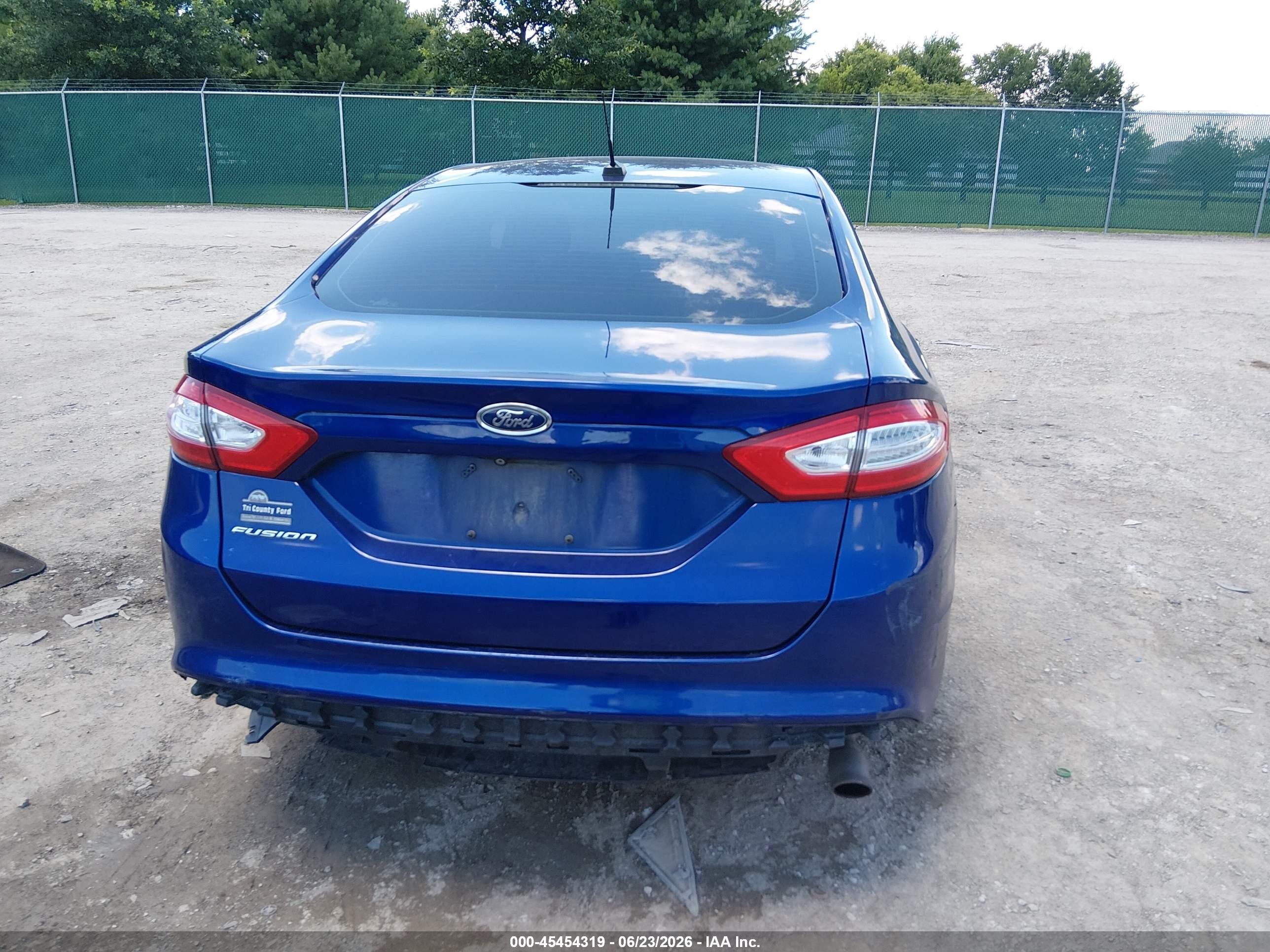 2015 Ford Fusion S Blue vin: 3FA6P0G77FR232683