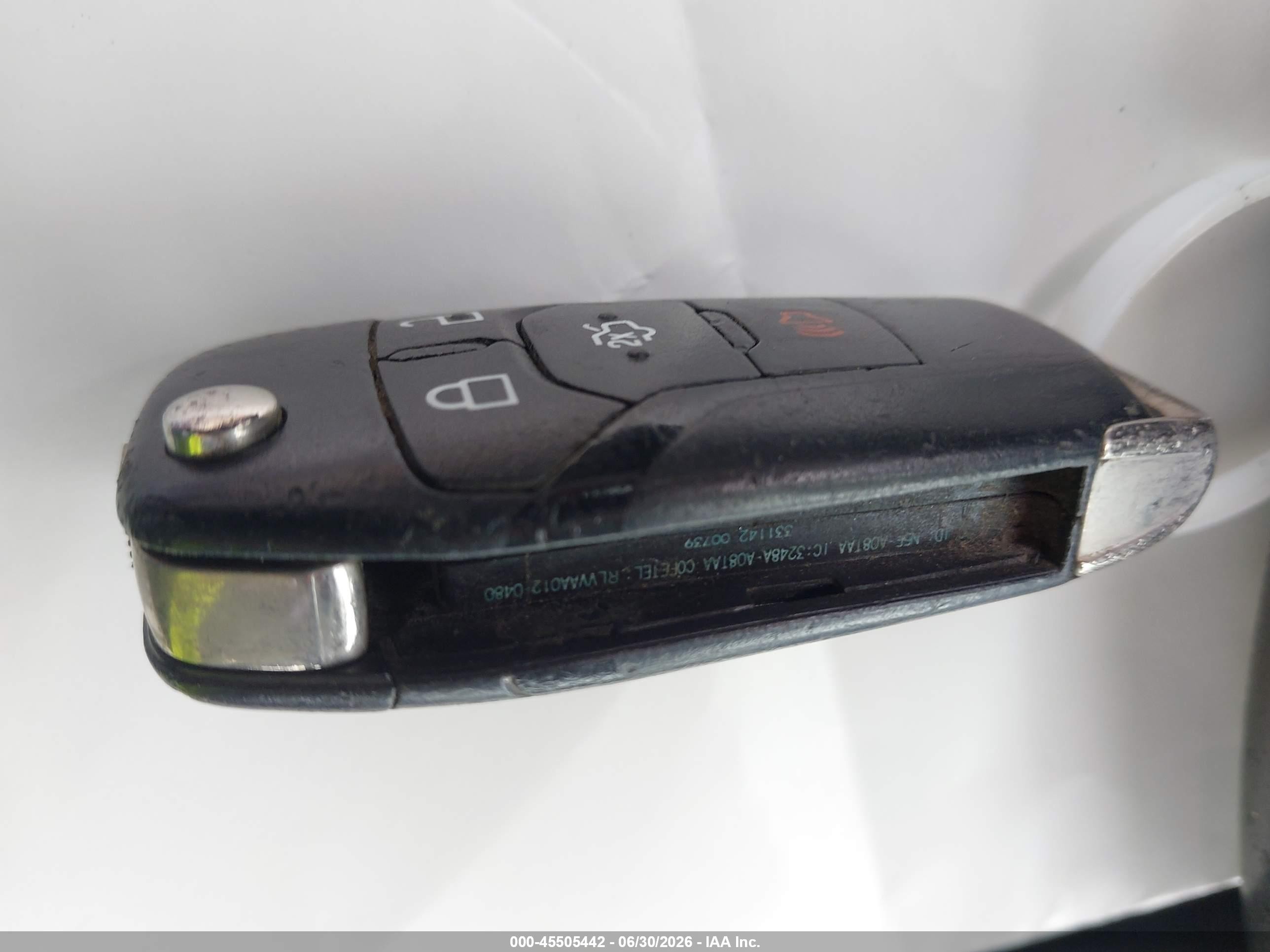 2015 Ford Fusion S Зеленый vin: 3FA6P0G77FR245319