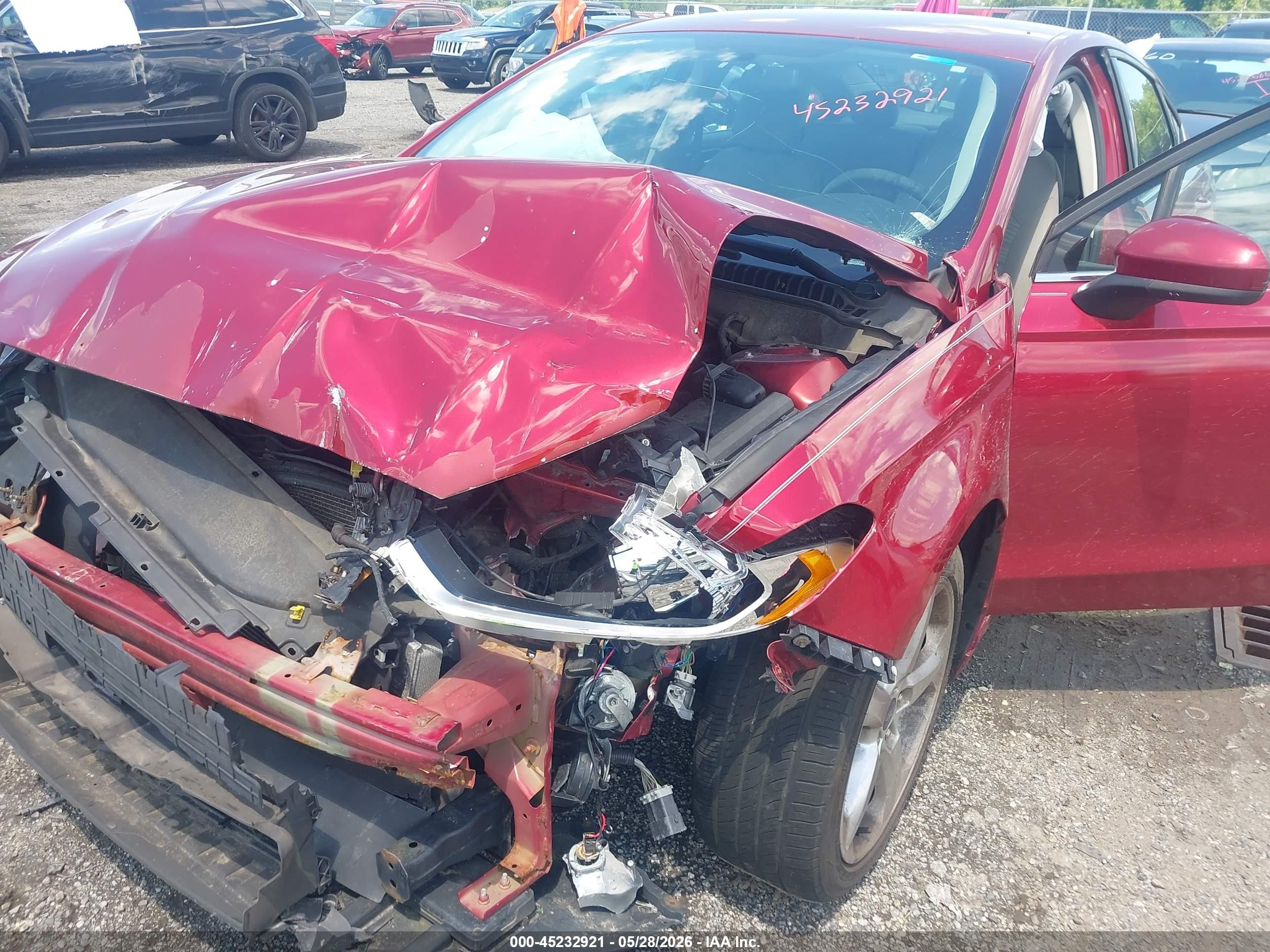 2016 Ford Fusion S Красный vin: 3FA6P0G77GR295459