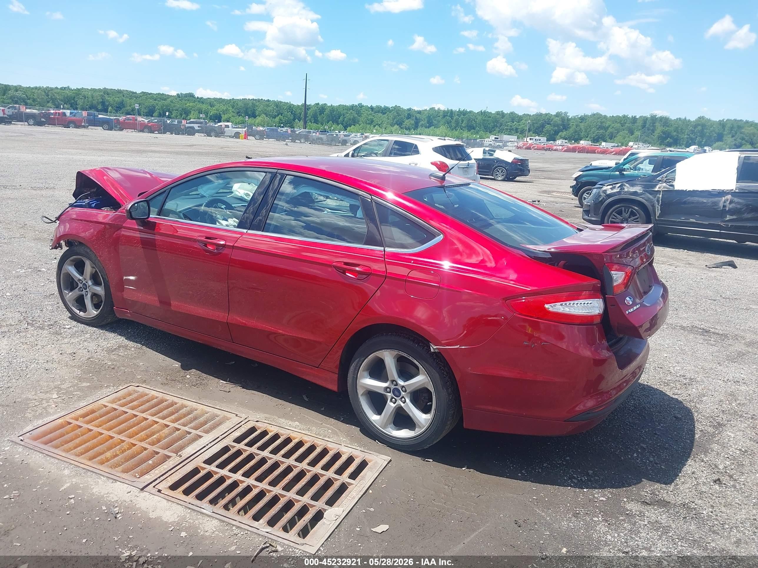 2016 Ford Fusion S Красный vin: 3FA6P0G77GR295459