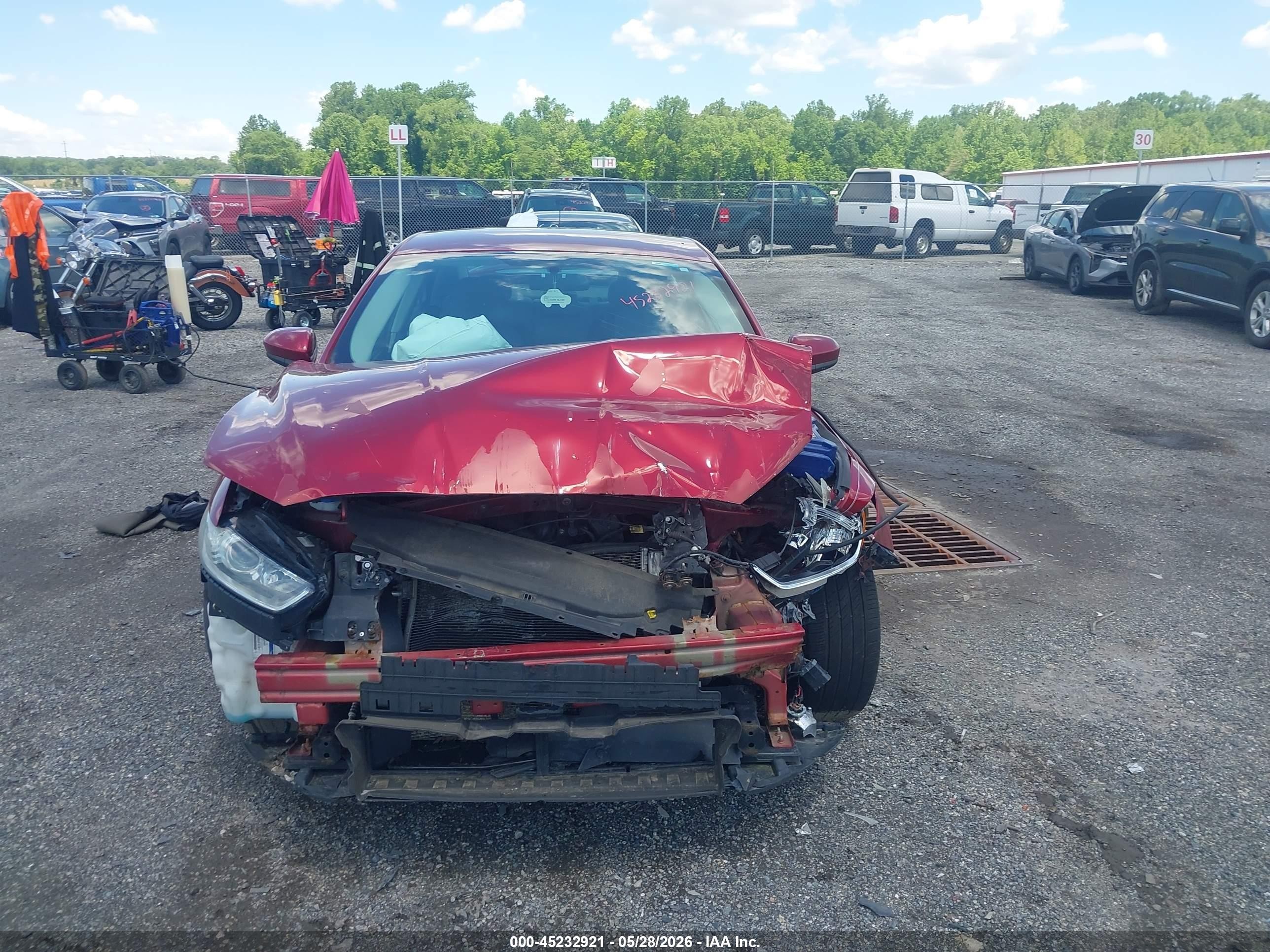 2016 Ford Fusion S Красный vin: 3FA6P0G77GR295459