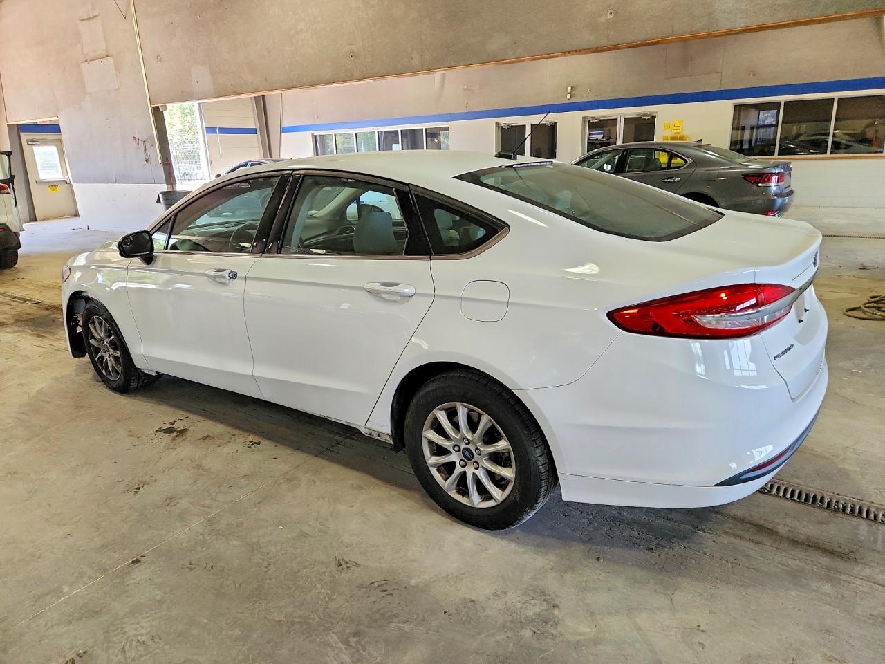 2017 Ford Fusion S White vin: 3FA6P0G77HR358156