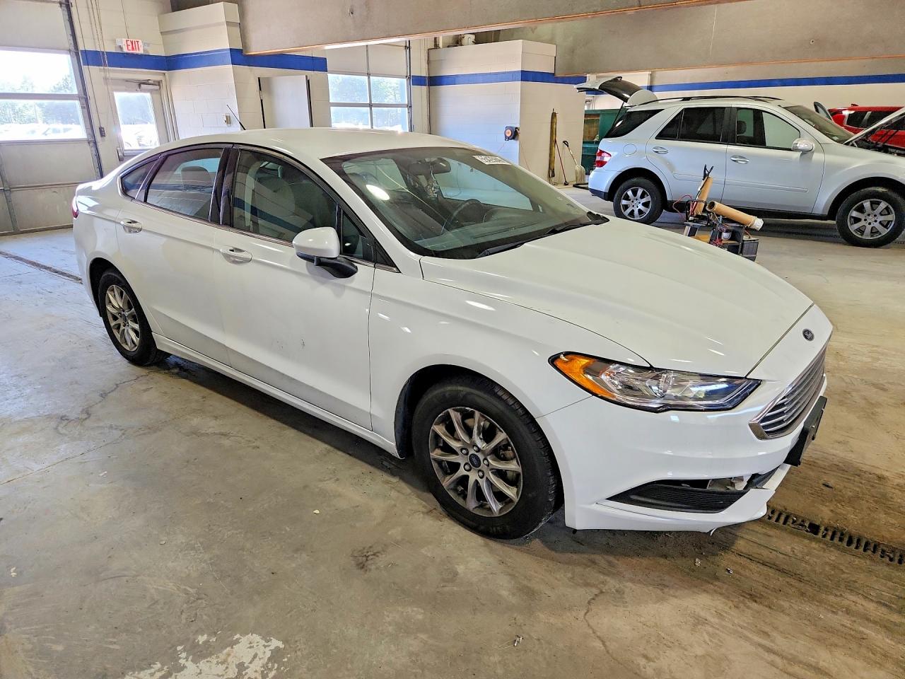 2017 Ford Fusion S White vin: 3FA6P0G77HR358156