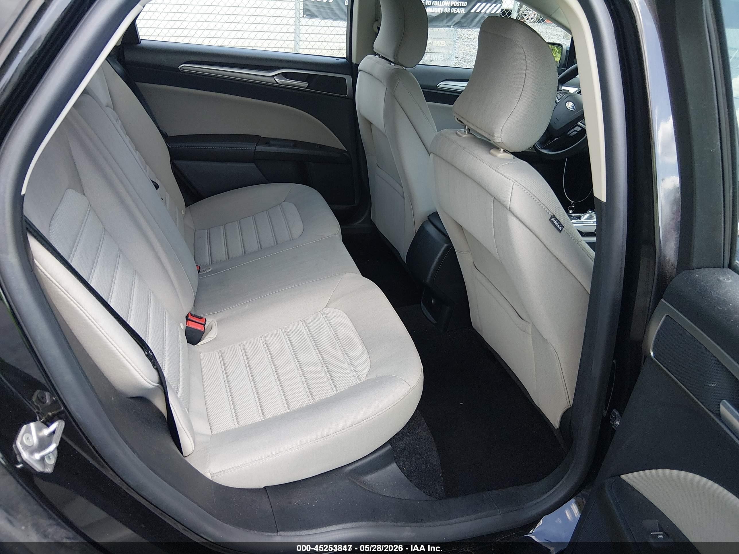 2019 Ford Fusion S Серый vin: 3FA6P0G77KR274006
