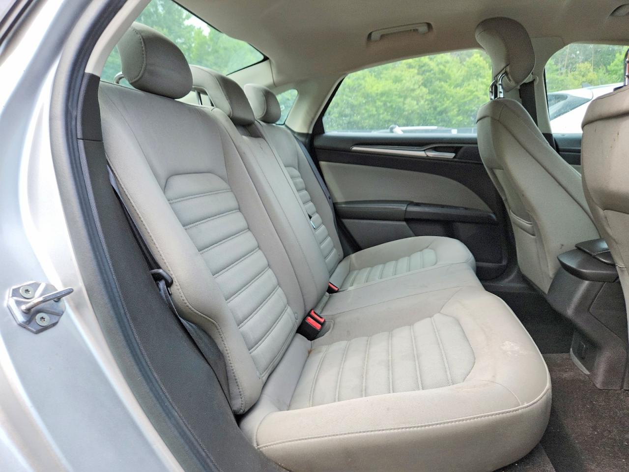 2013 Ford Fusion S Silver vin: 3FA6P0G78DR112033