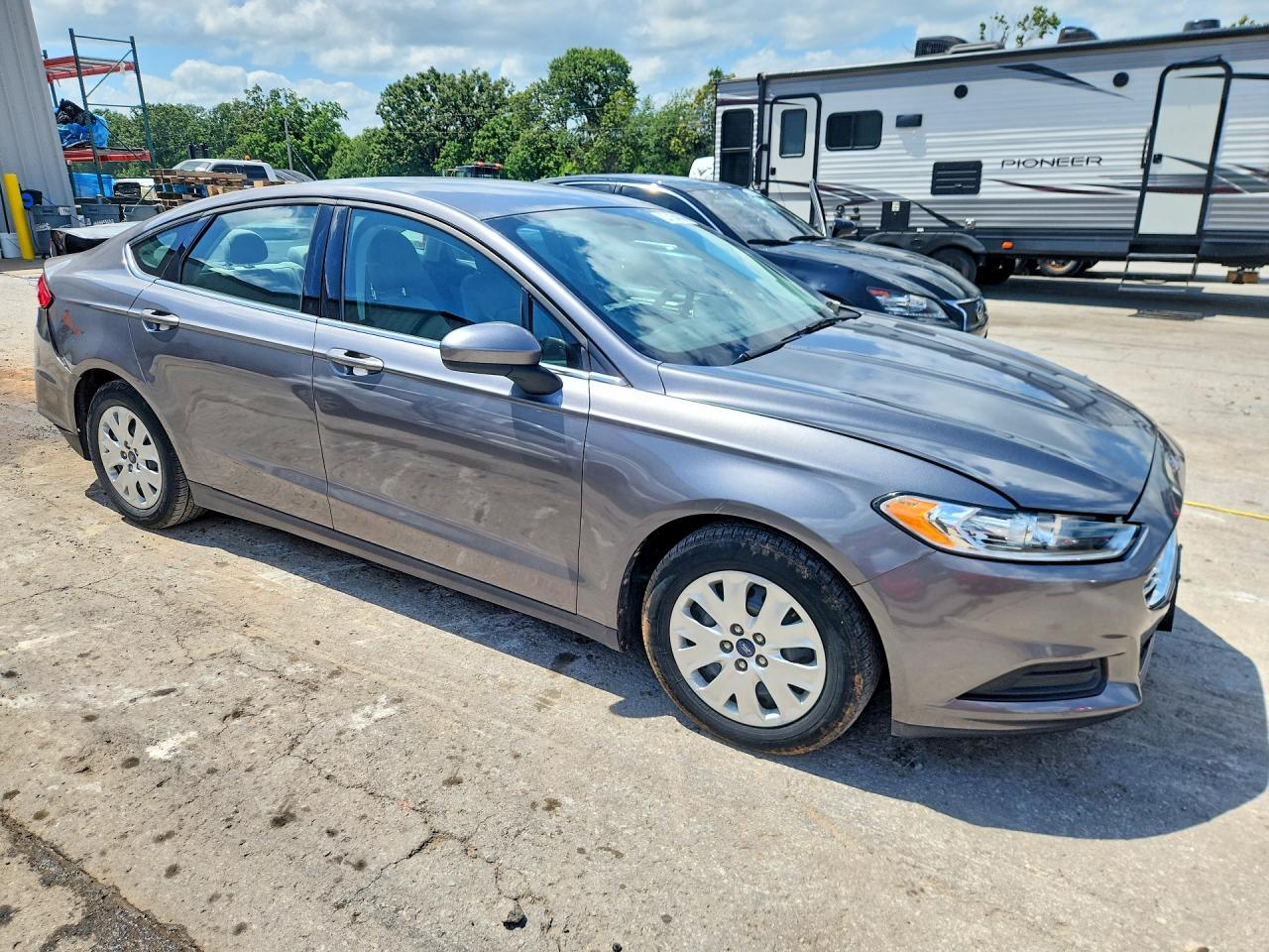 2013 Ford Fusion S Gray vin: 3FA6P0G78DR169655