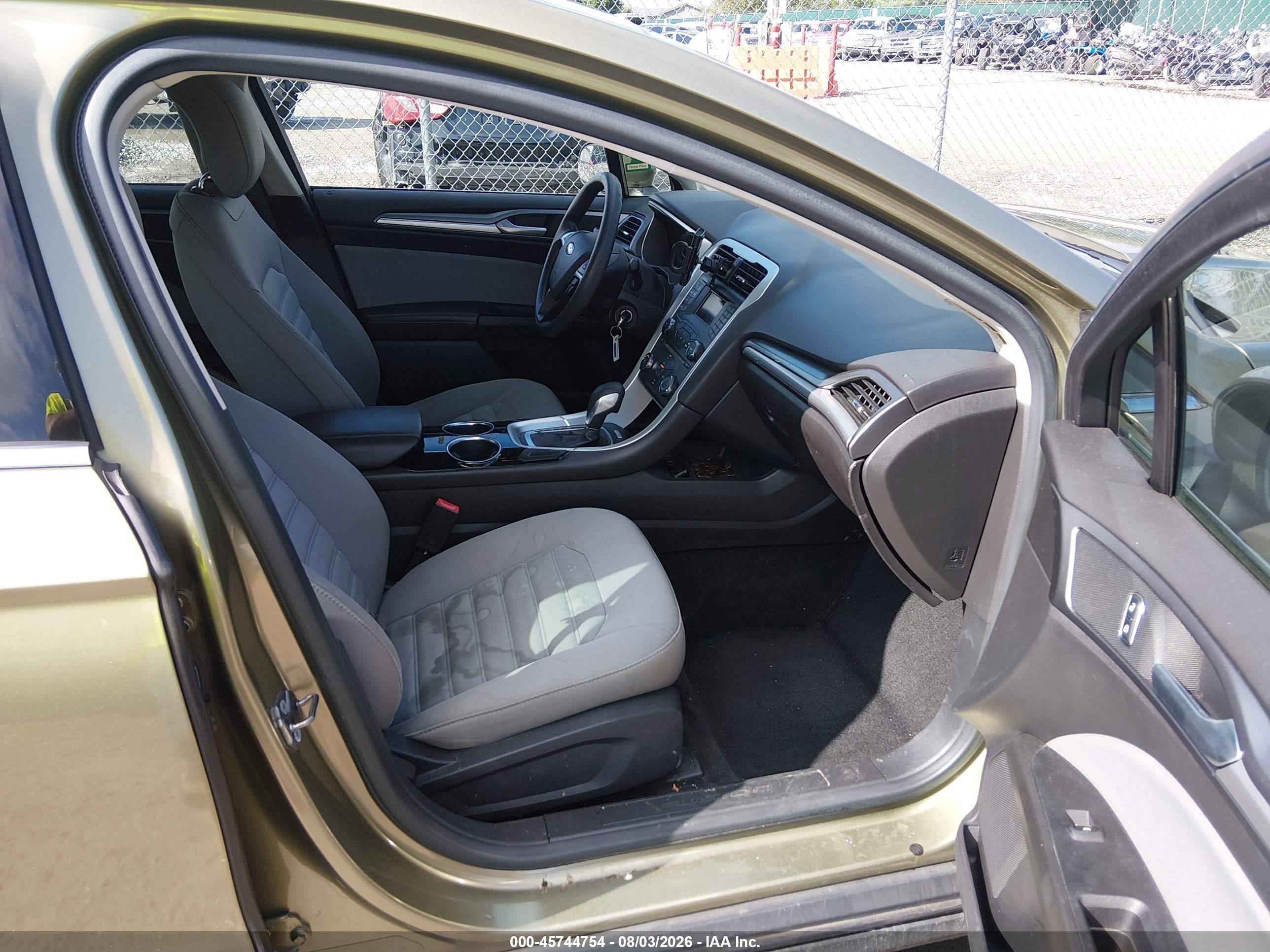2013 Ford Fusion S Green vin: 3FA6P0G78DR196564