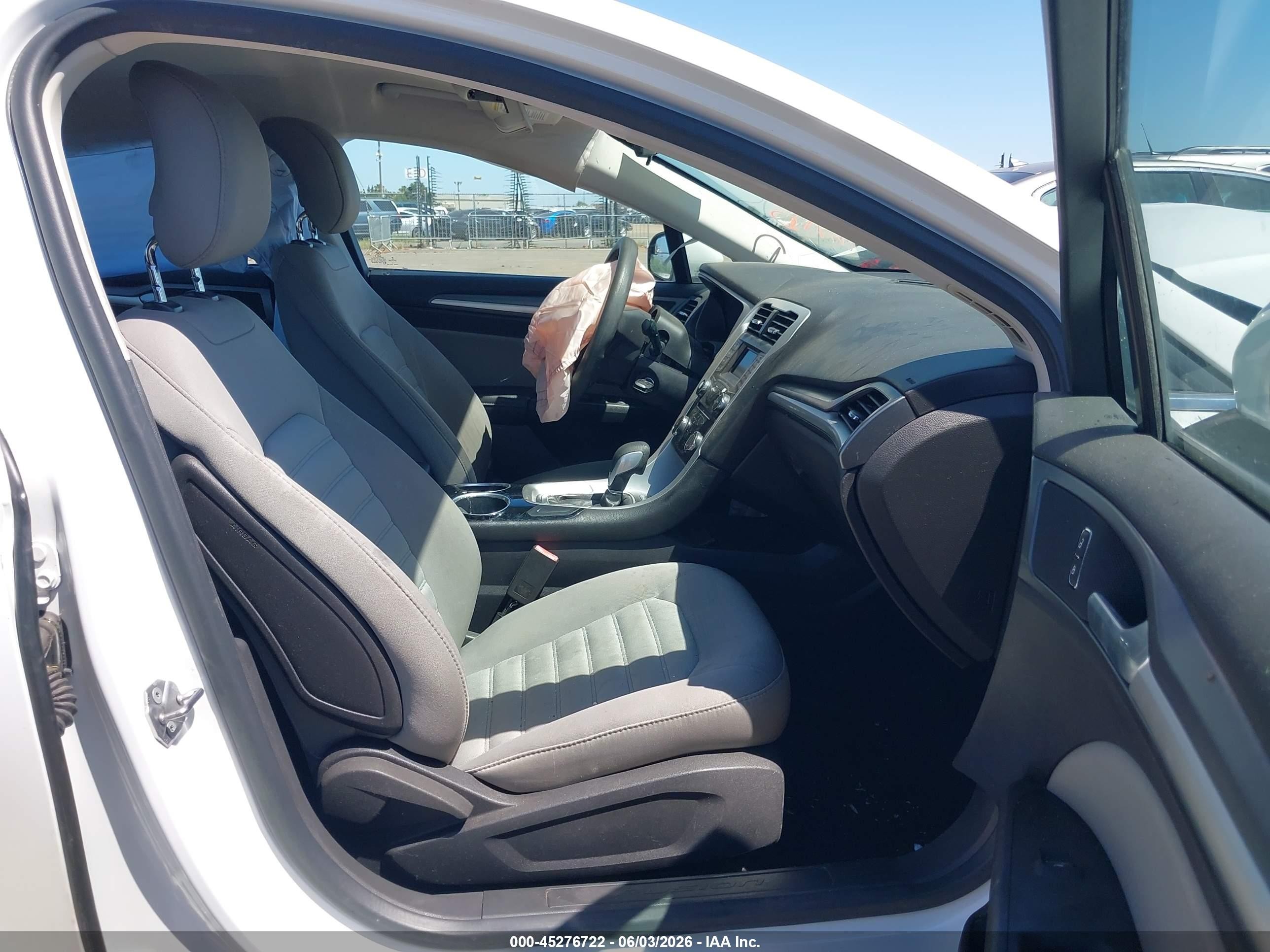 2013 Ford Fusion S White vin: 3FA6P0G78DR235962
