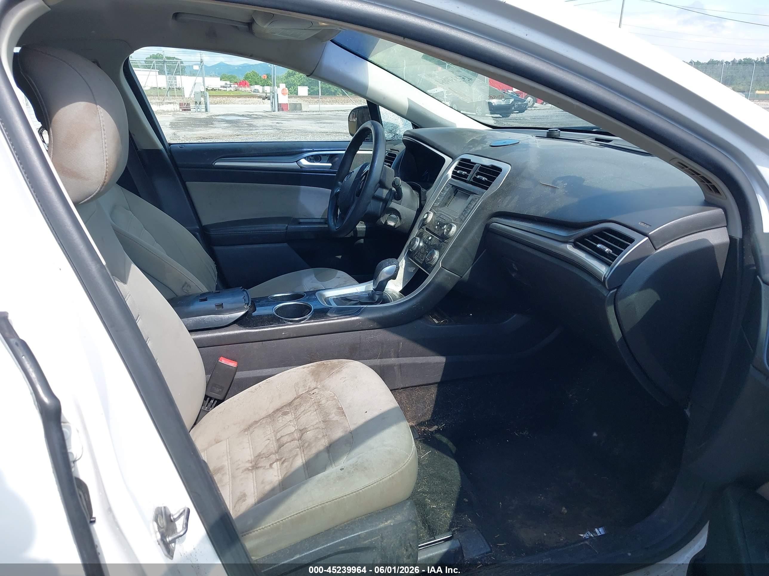 2013 Ford Fusion S White vin: 3FA6P0G78DR236531