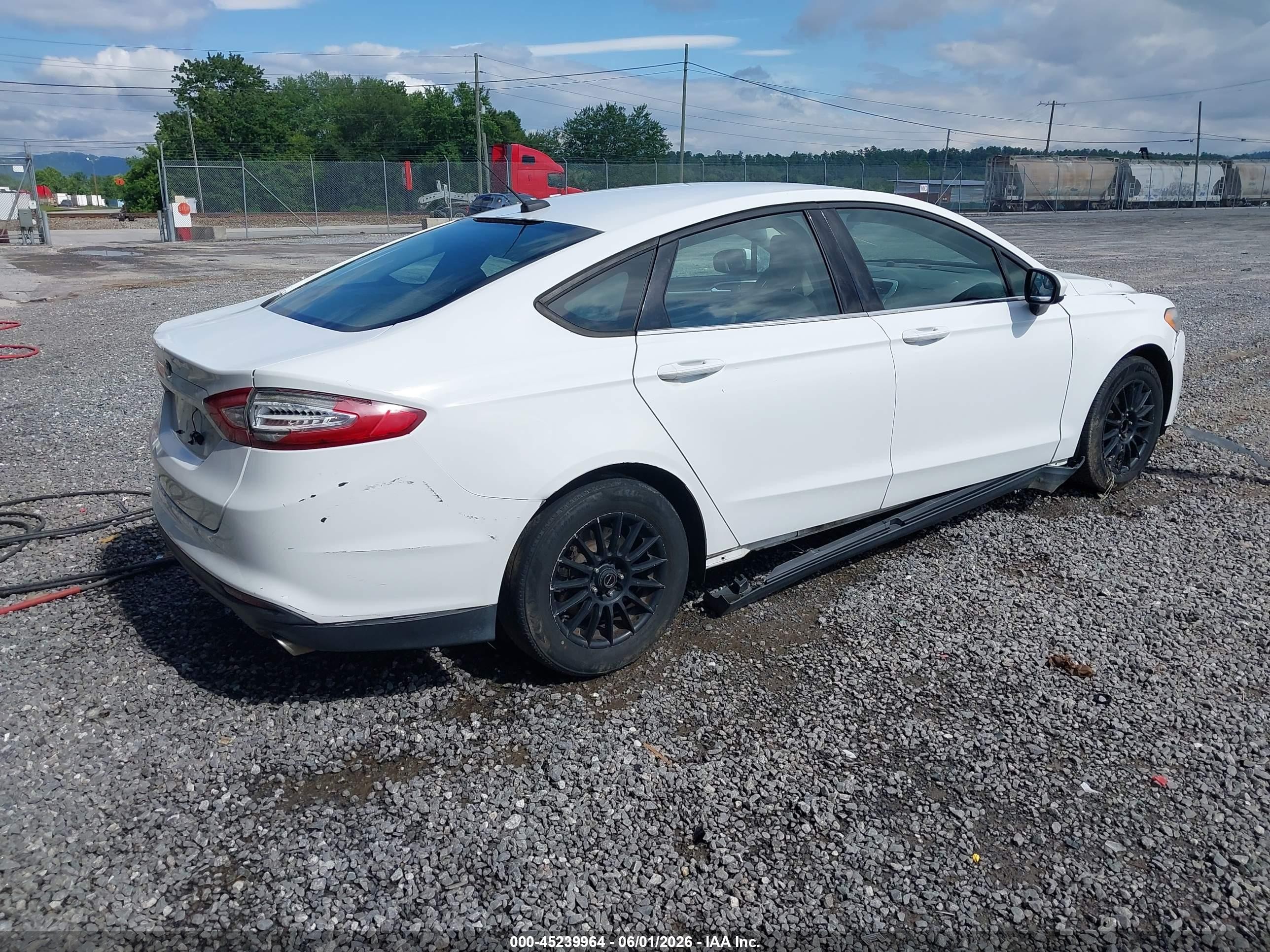 2013 Ford Fusion S White vin: 3FA6P0G78DR236531
