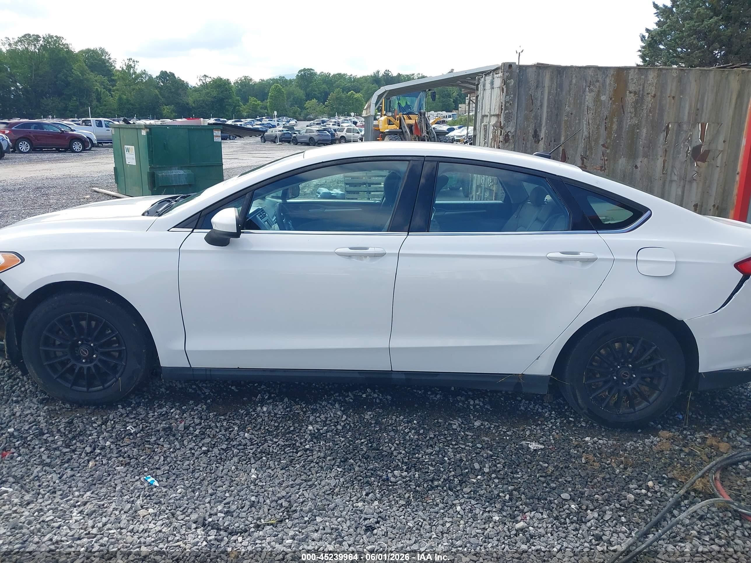 2013 Ford Fusion S White vin: 3FA6P0G78DR236531