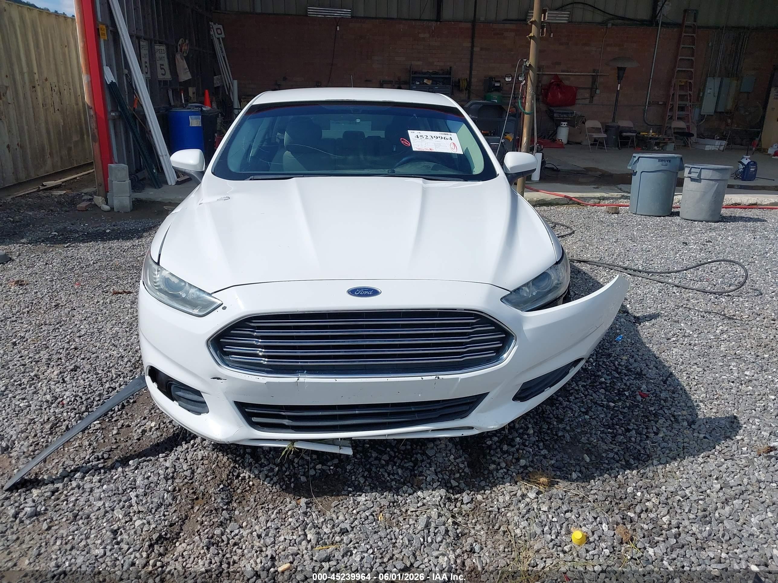 2013 Ford Fusion S White vin: 3FA6P0G78DR236531