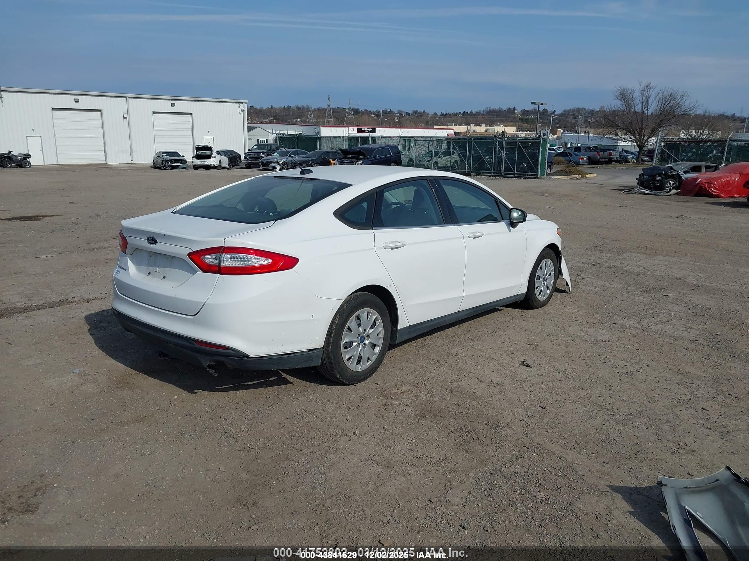 2013 Ford Fusion S White vin: 3FA6P0G78DR266211