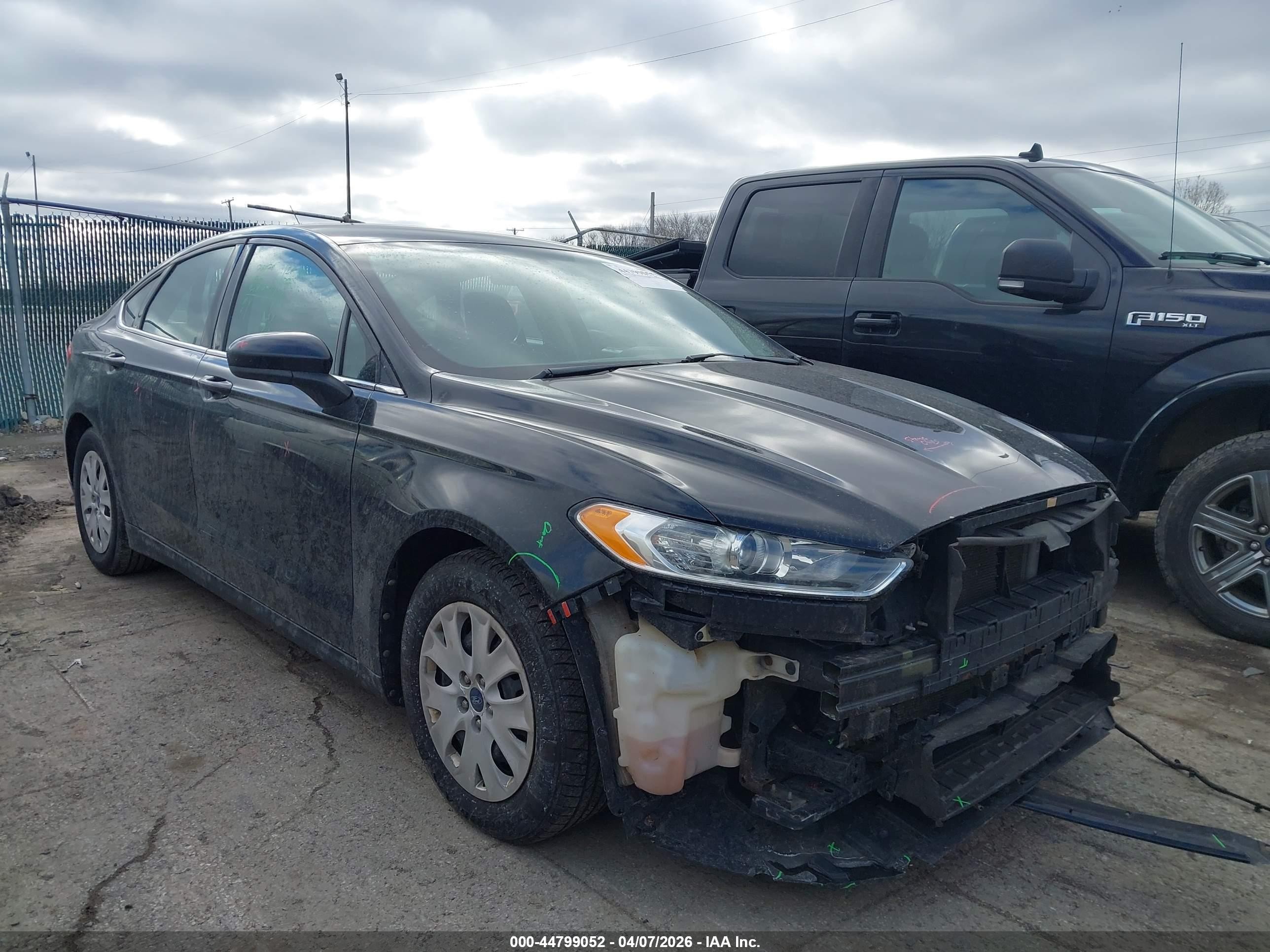 2013 Ford Fusion S Gray vin: 3FA6P0G78DR364378