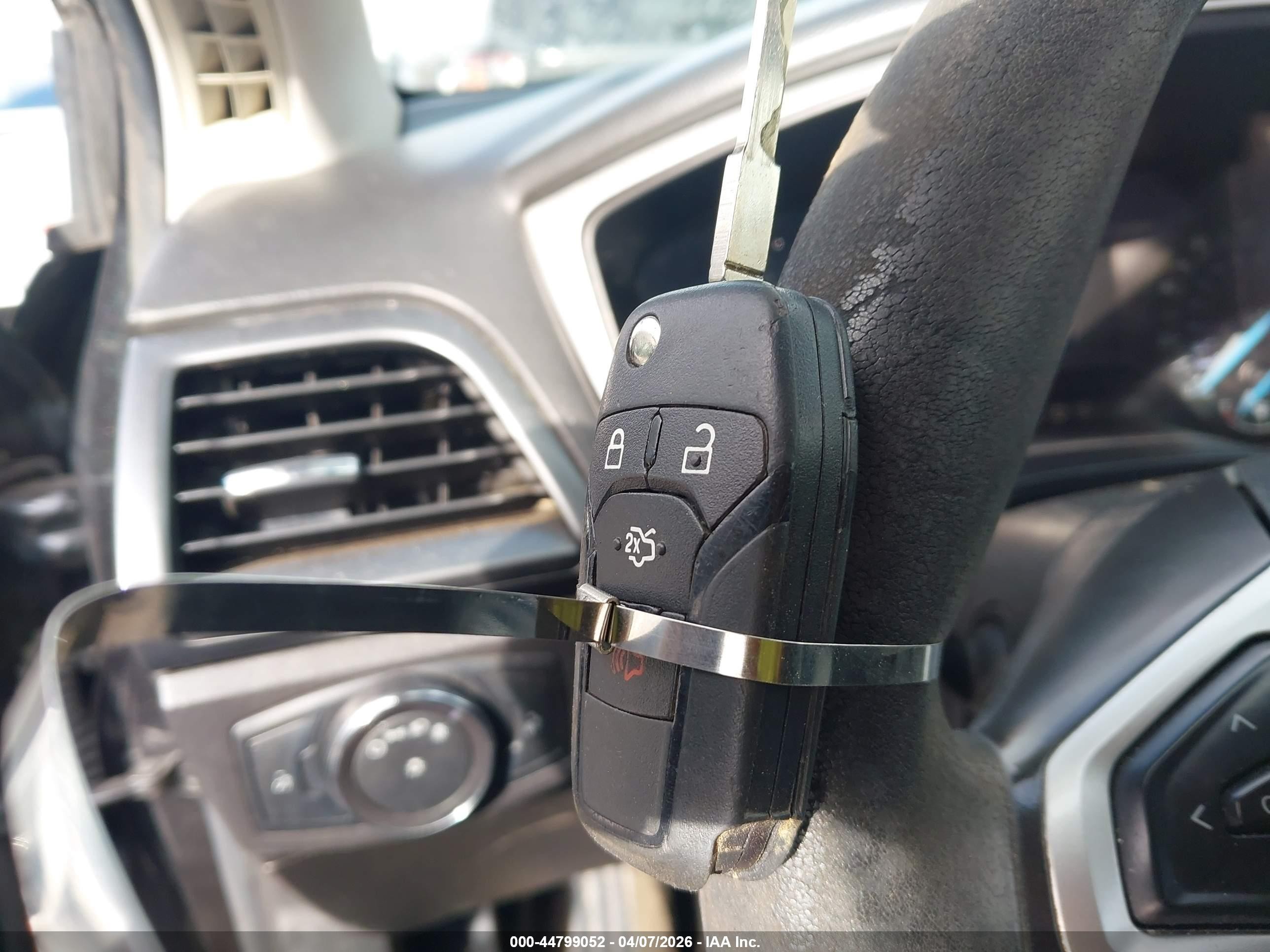2013 Ford Fusion S Серый vin: 3FA6P0G78DR364378