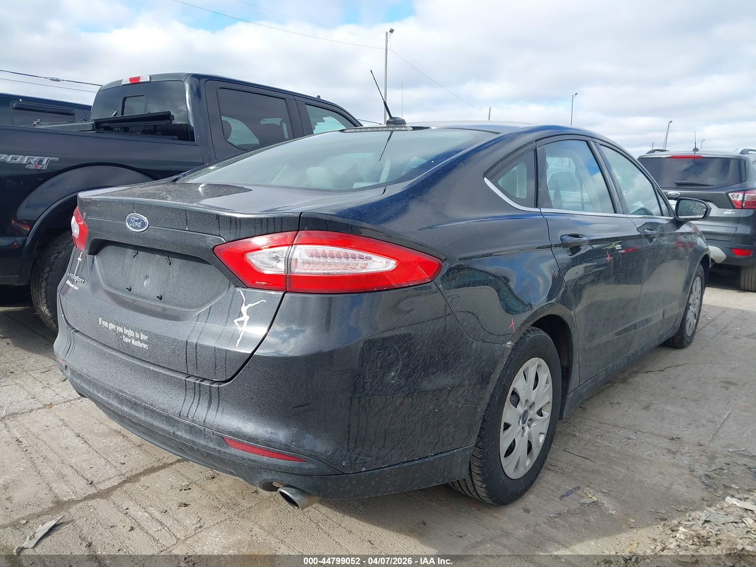 2013 Ford Fusion S Серый vin: 3FA6P0G78DR364378