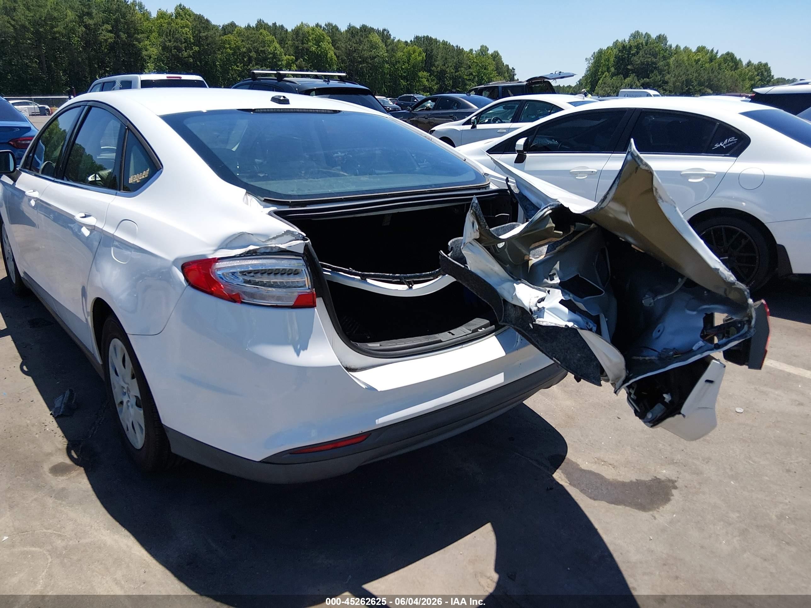 2013 Ford Fusion S White vin: 3FA6P0G78DR367801
