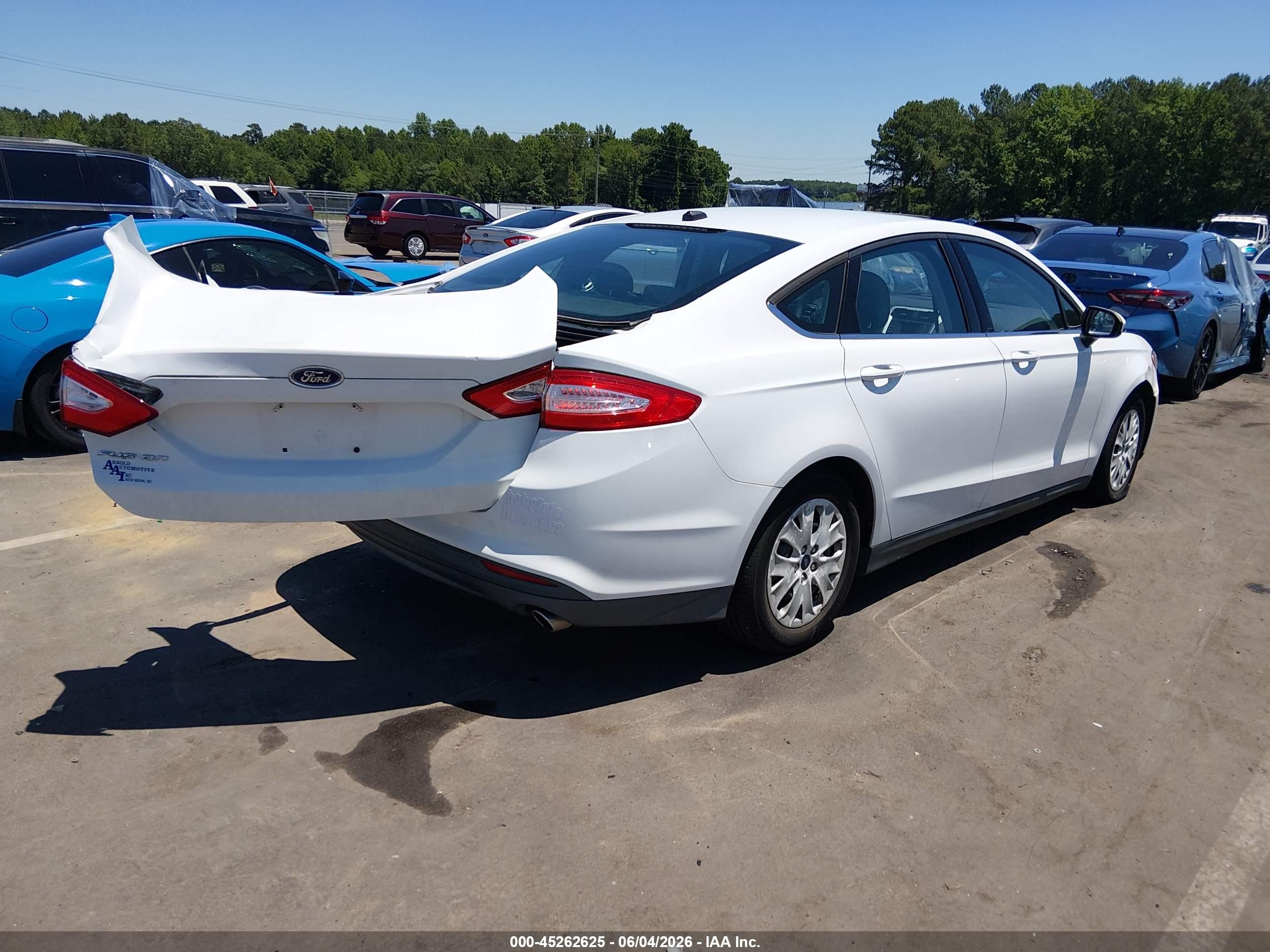 2013 Ford Fusion S White vin: 3FA6P0G78DR367801