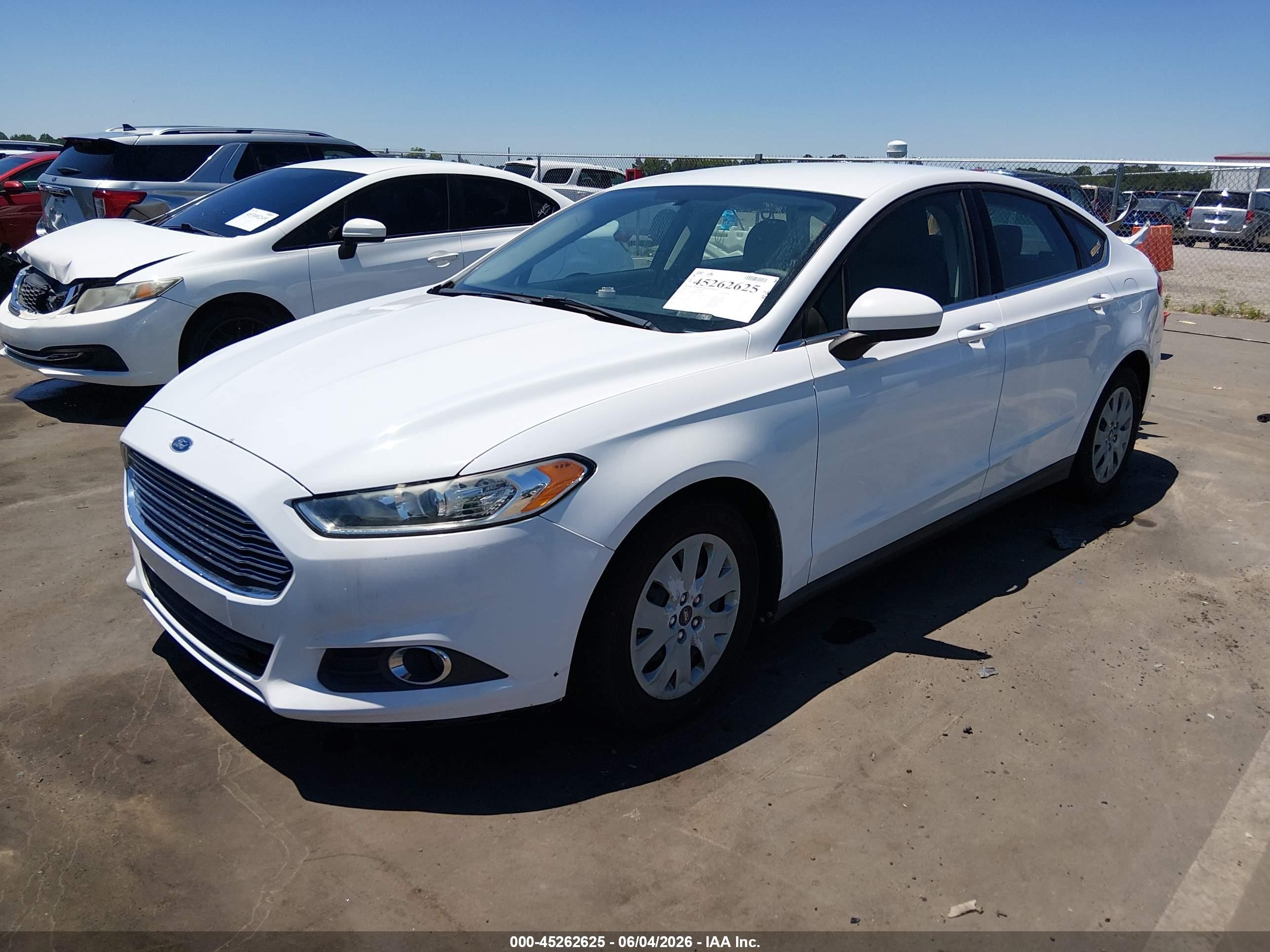 2013 Ford Fusion S White vin: 3FA6P0G78DR367801