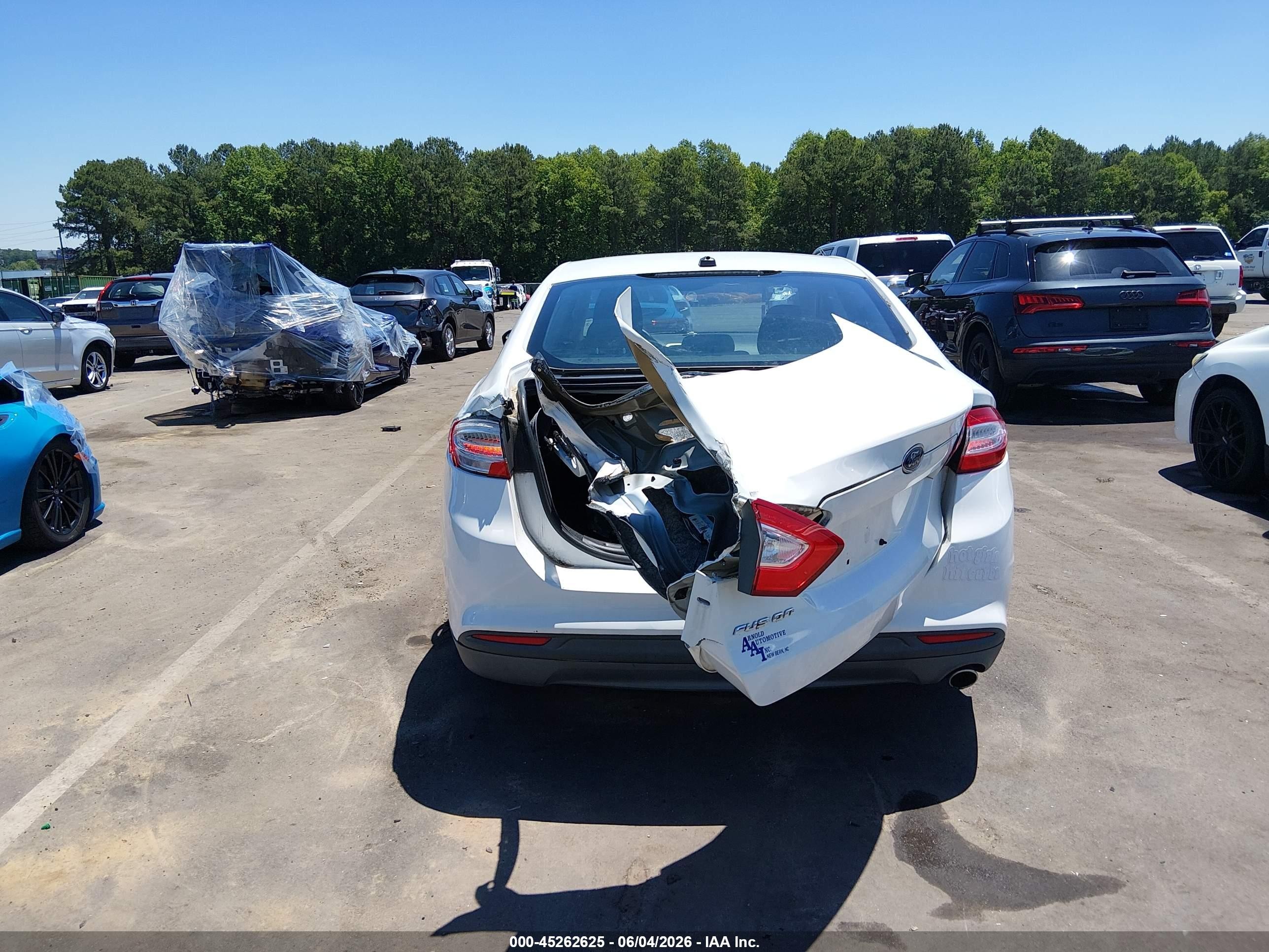 2013 Ford Fusion S White vin: 3FA6P0G78DR367801
