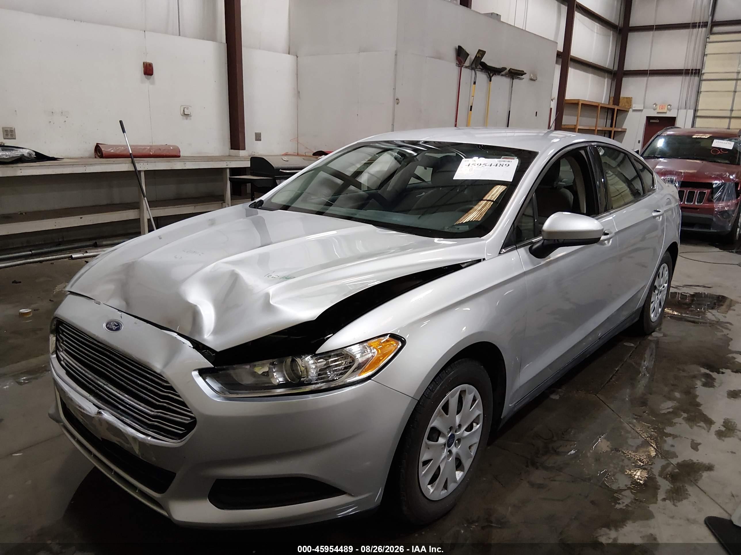 2014 Ford Fusion S Серебряный vin: 3FA6P0G78ER268798