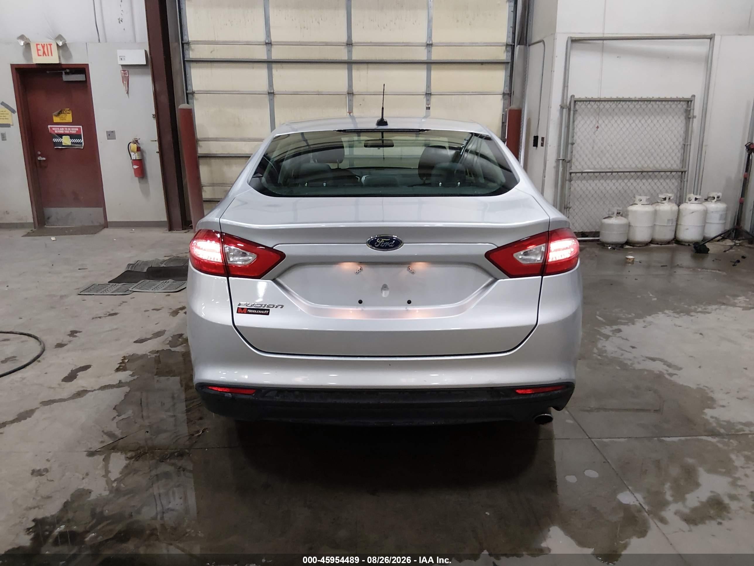 2014 Ford Fusion S Серебряный vin: 3FA6P0G78ER268798
