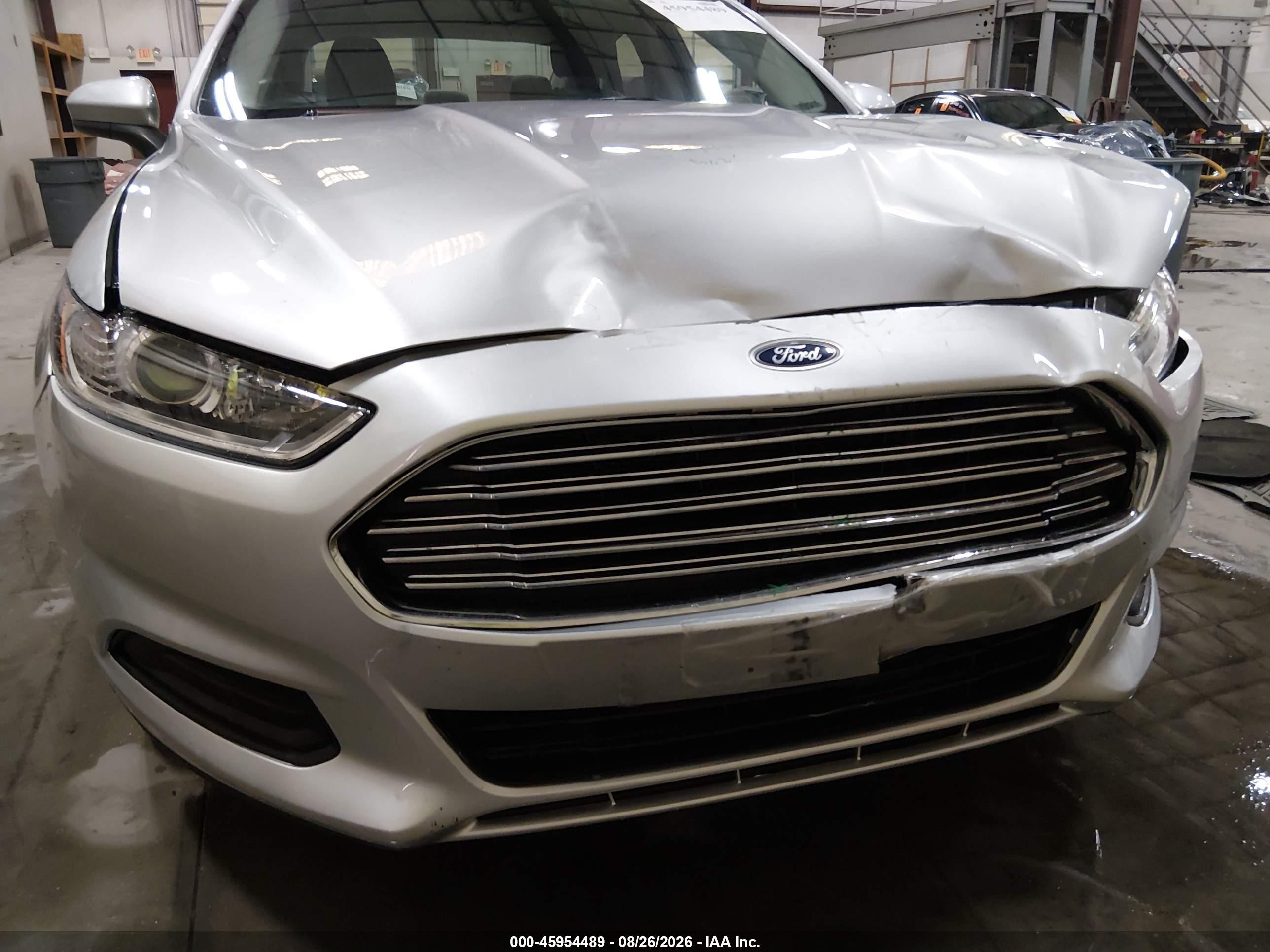 2014 Ford Fusion S Серебряный vin: 3FA6P0G78ER268798