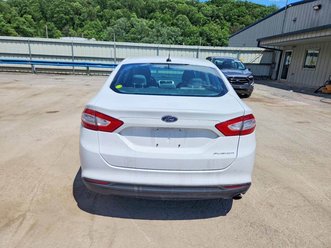 2014 Ford Fusion S White vin: 3FA6P0G78ER307891