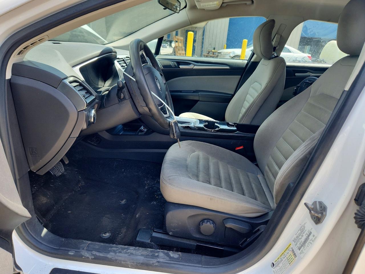 2014 Ford Fusion S White vin: 3FA6P0G78ER307891