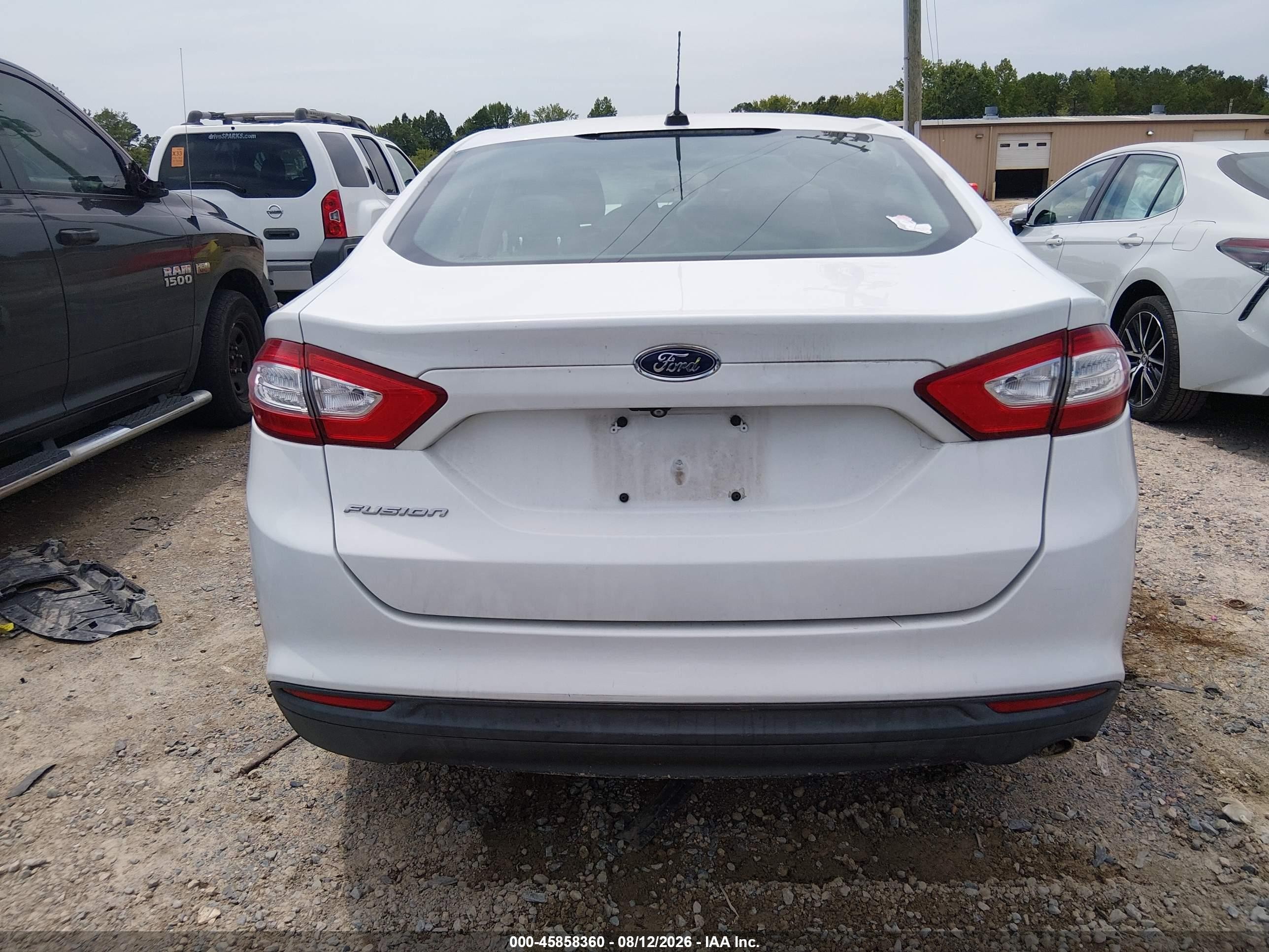 2015 Ford Fusion S White vin: 3FA6P0G78FR270004
