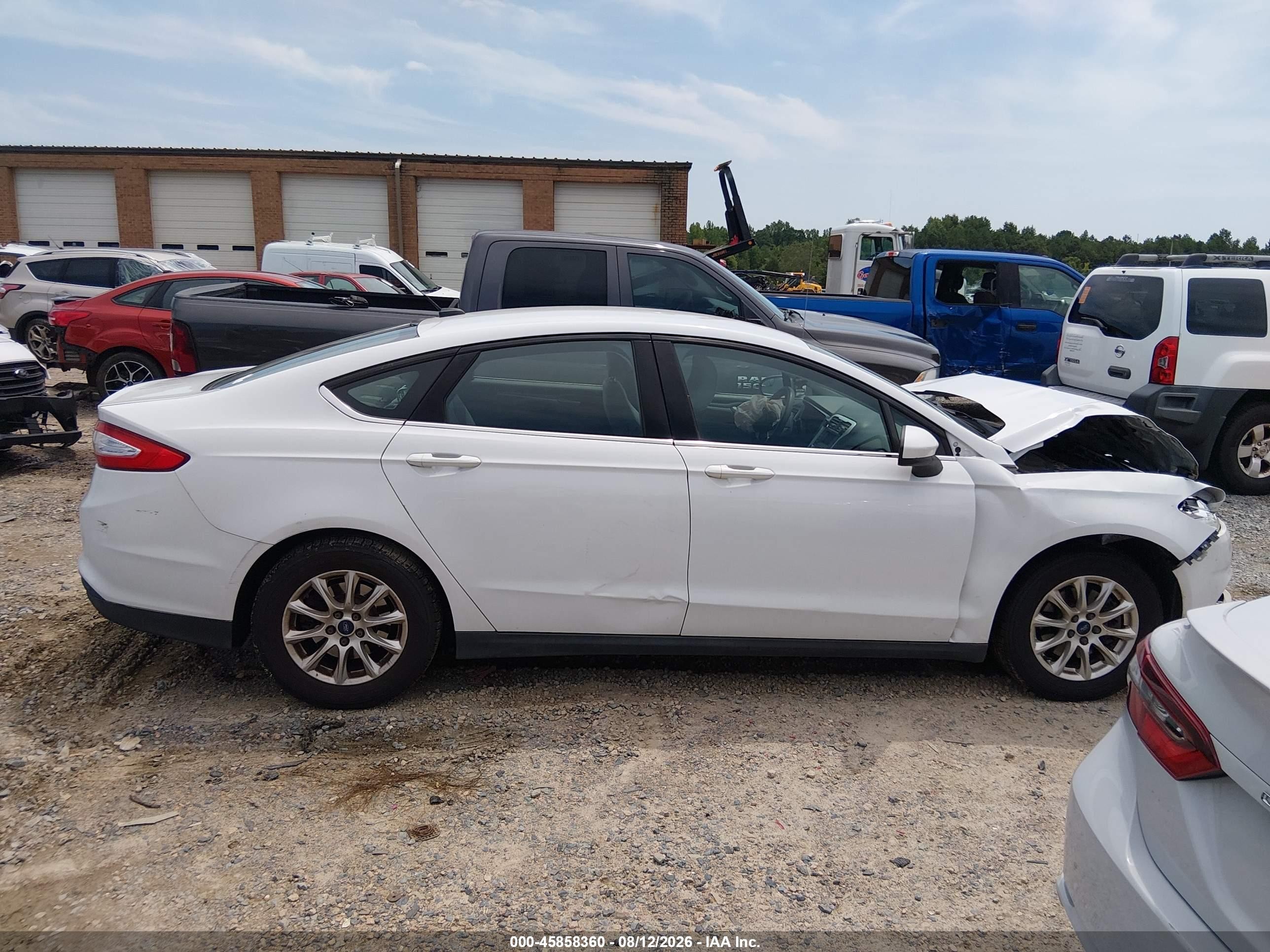 2015 Ford Fusion S White vin: 3FA6P0G78FR270004