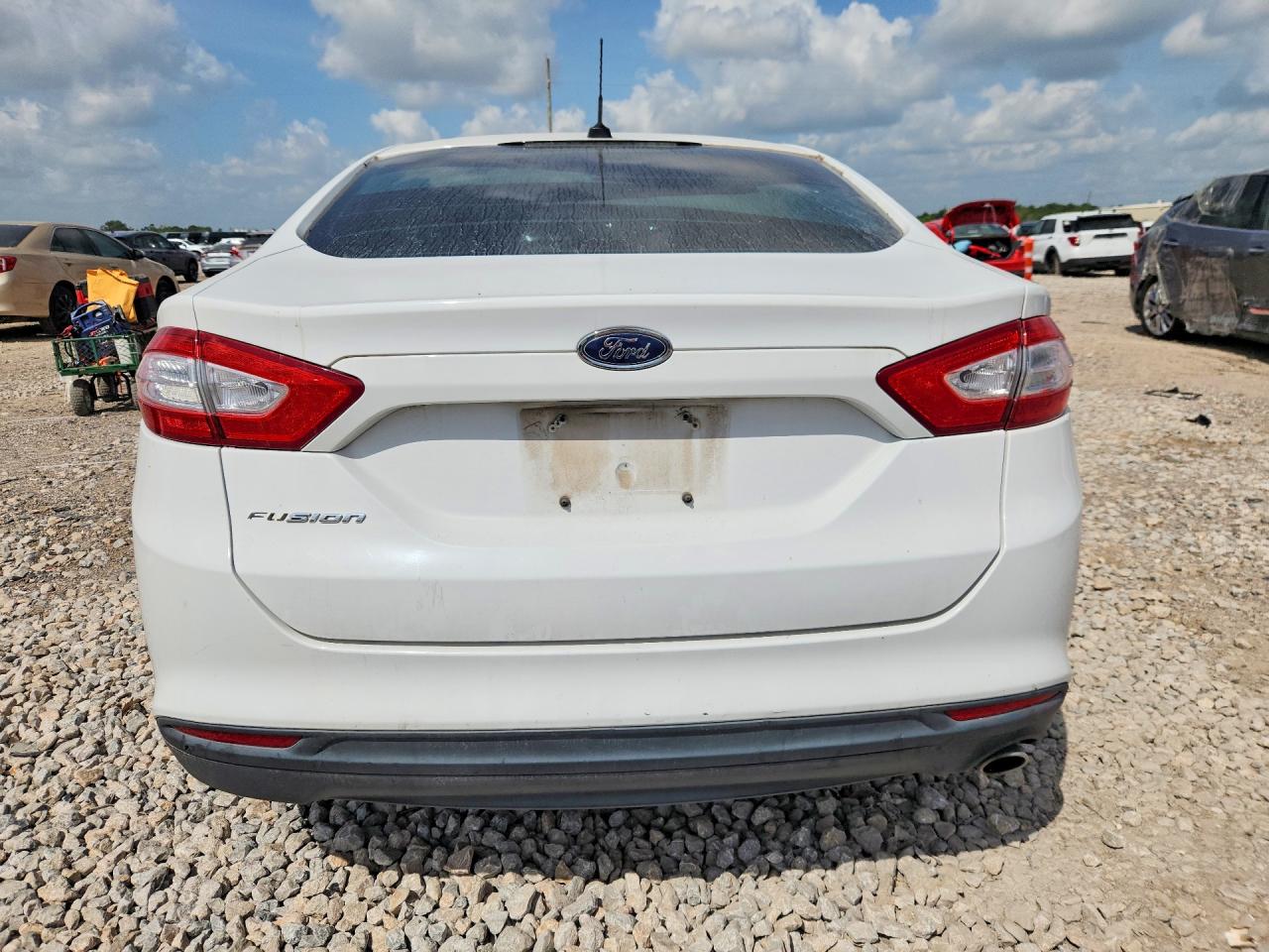 2013 Ford Fusion S White vin: 3FA6P0G79DR226946
