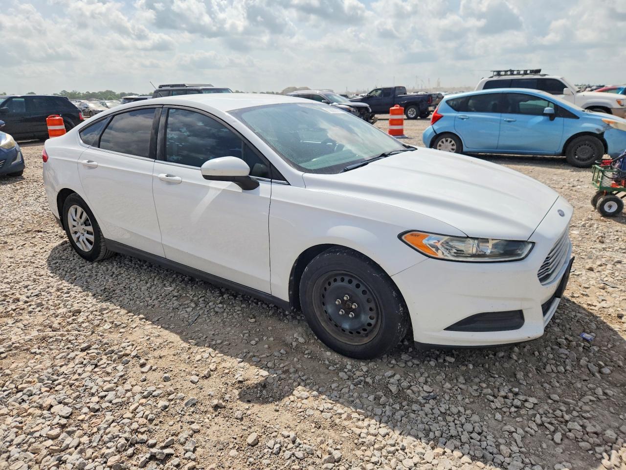 2013 Ford Fusion S White vin: 3FA6P0G79DR226946