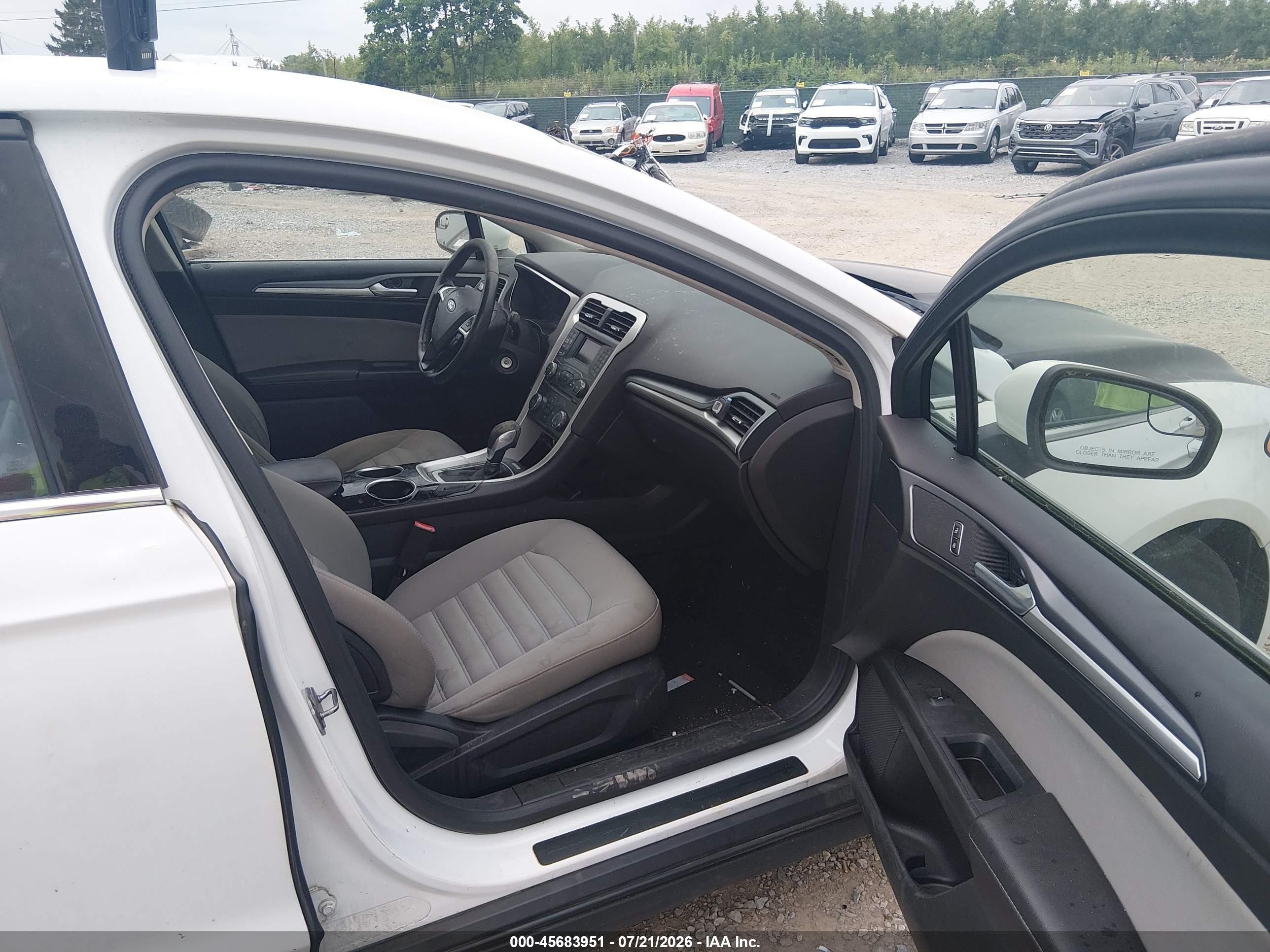 2013 Ford Fusion S Белый vin: 3FA6P0G79DR280005