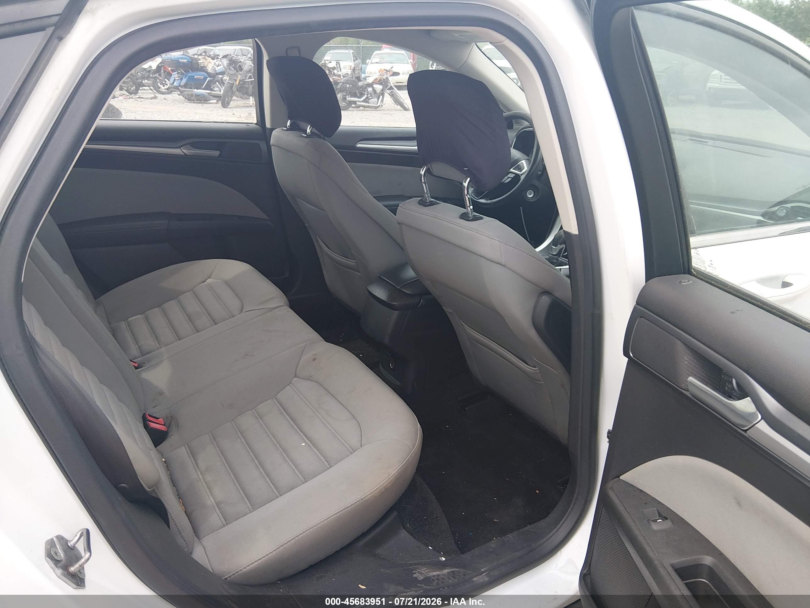 2013 Ford Fusion S Белый vin: 3FA6P0G79DR280005