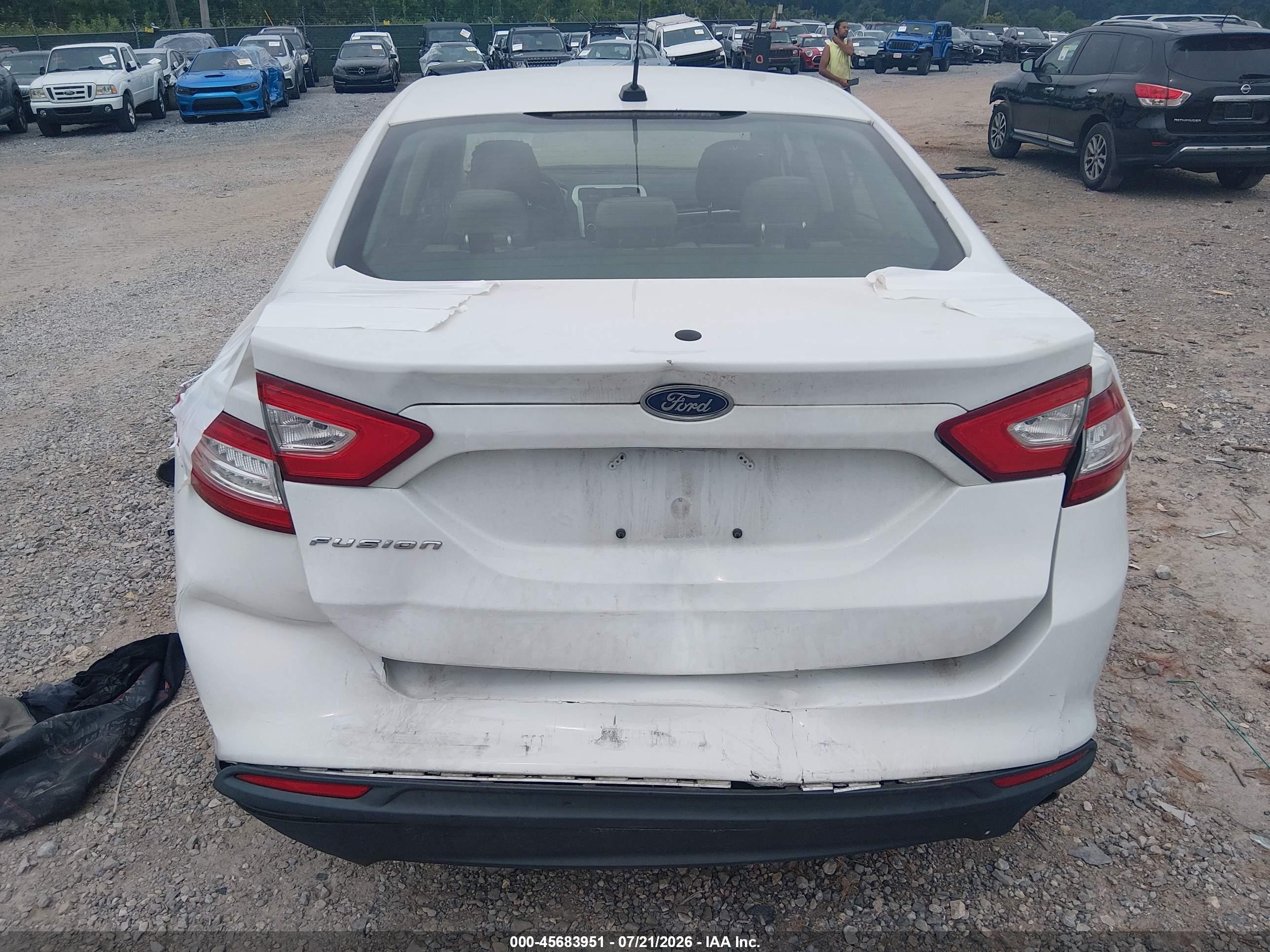 2013 Ford Fusion S Белый vin: 3FA6P0G79DR280005