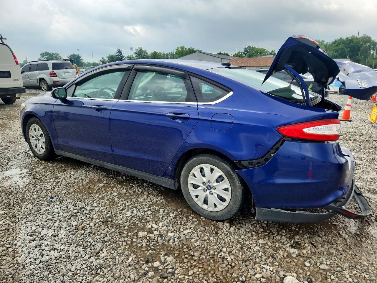 2013 Ford Fusion S Blue vin: 3FA6P0G79DR340381