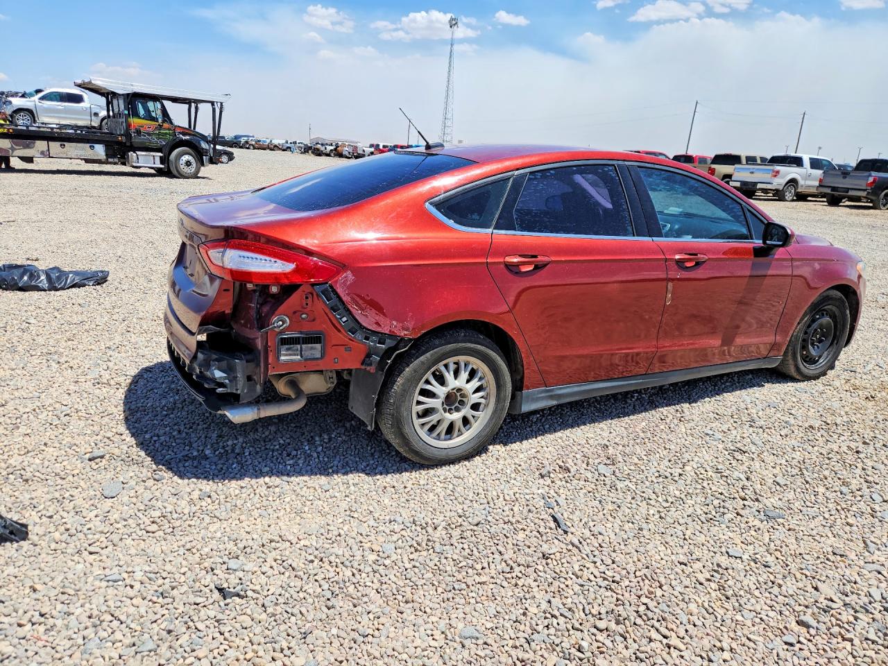 2014 Ford Fusion S Красный vin: 3FA6P0G79ER193139