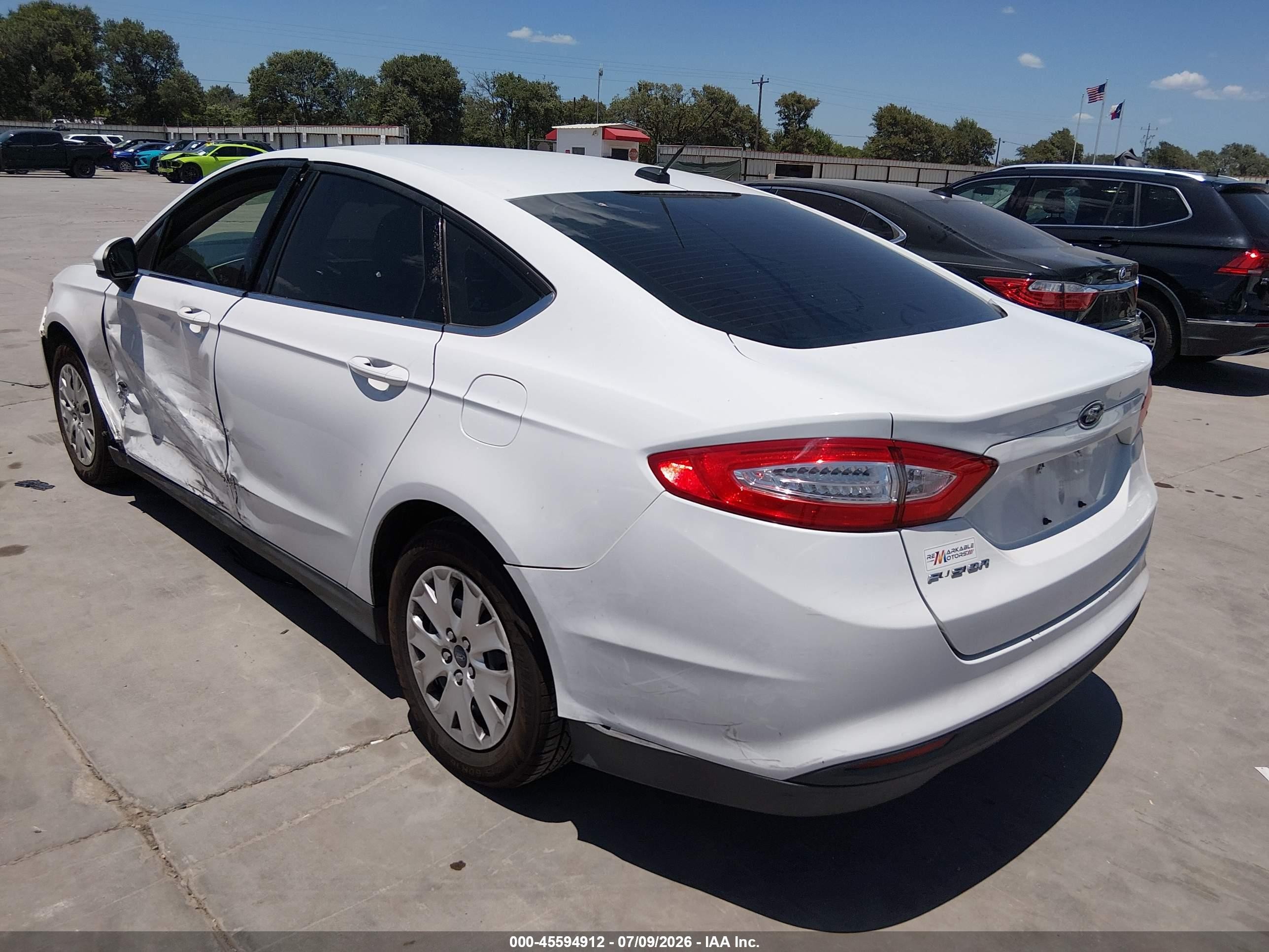 2014 Ford Fusion S Белый vin: 3FA6P0G79ER203961