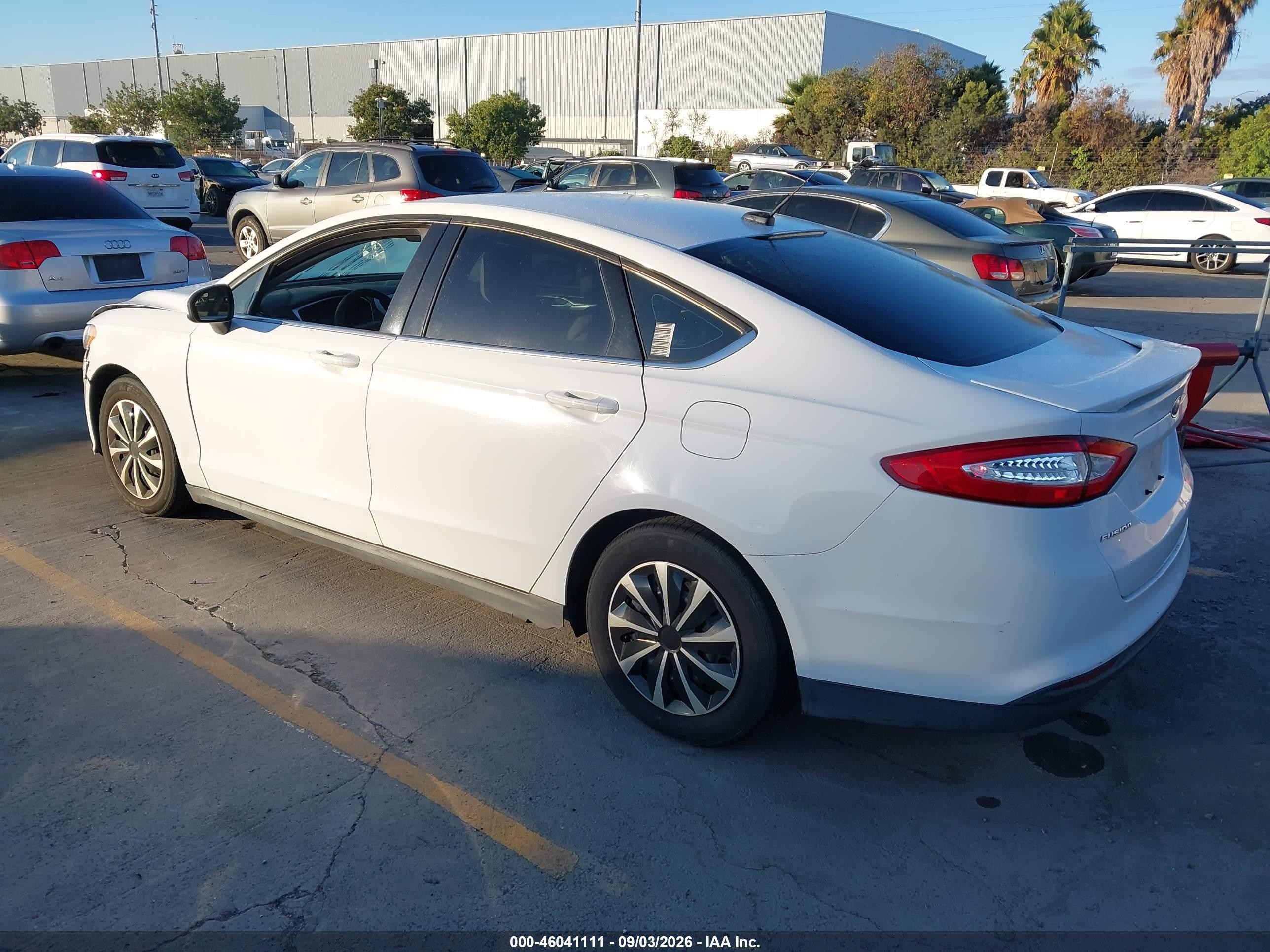 2014 Ford Fusion S White vin: 3FA6P0G79ER235860