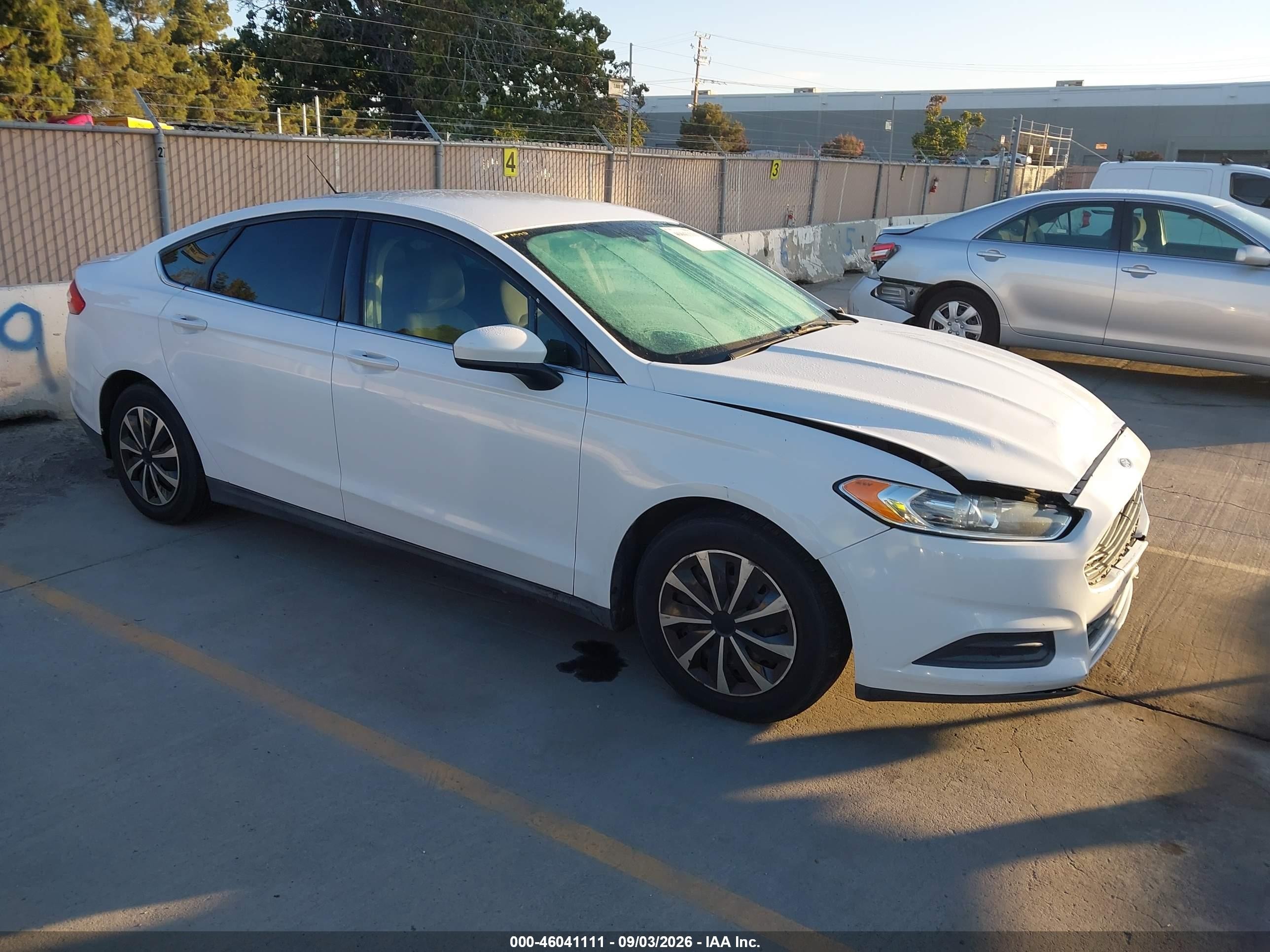 2014 Ford Fusion S White vin: 3FA6P0G79ER235860