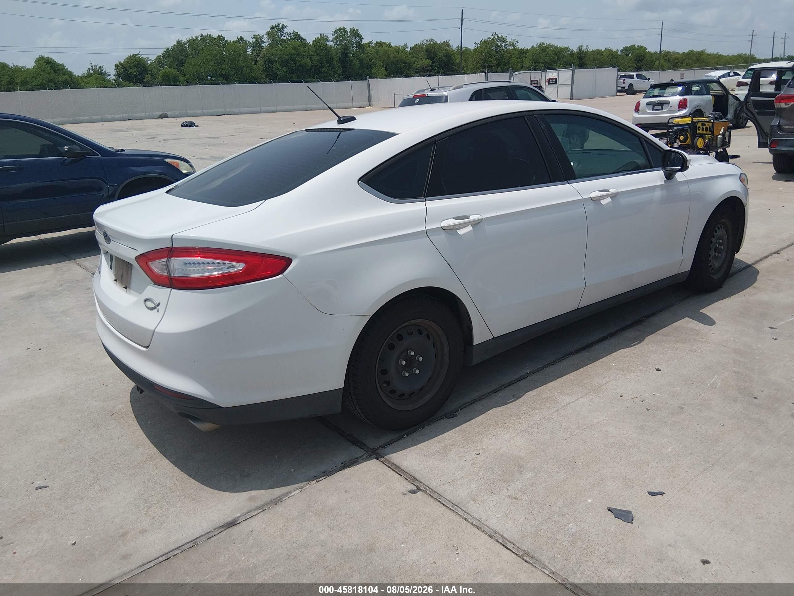2014 Ford Fusion S White vin: 3FA6P0G79ER259740