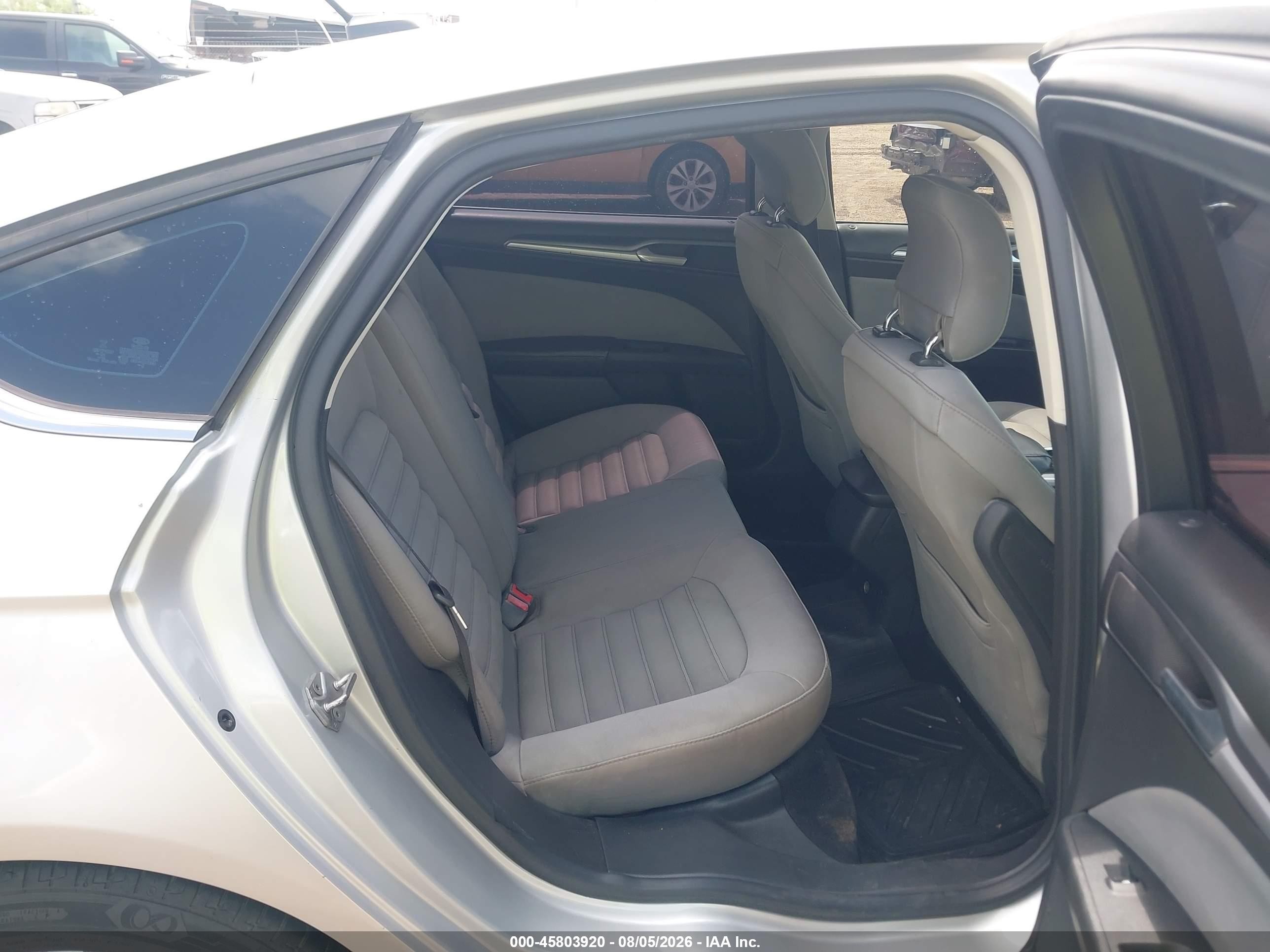 2014 Ford Fusion S Silver vin: 3FA6P0G79ER367632